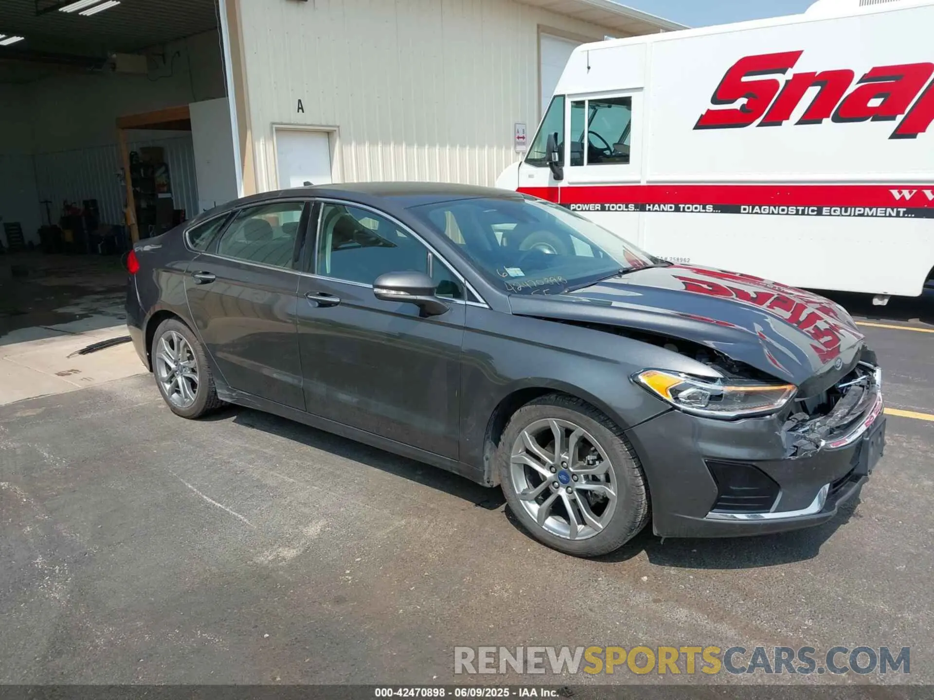 1 Photograph of a damaged car 3FA6P0CD6KR259797 FORD FUSION 2019