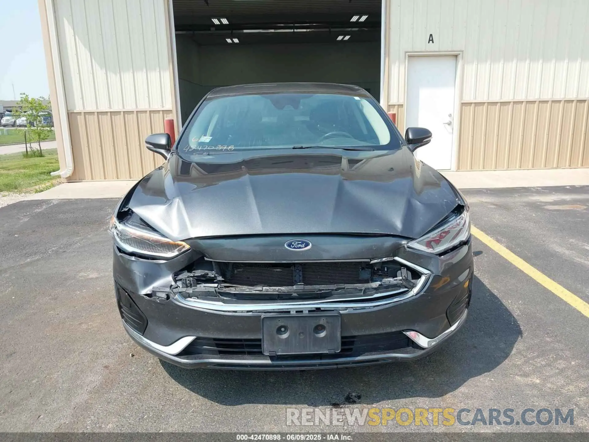 13 Photograph of a damaged car 3FA6P0CD6KR259797 FORD FUSION 2019
