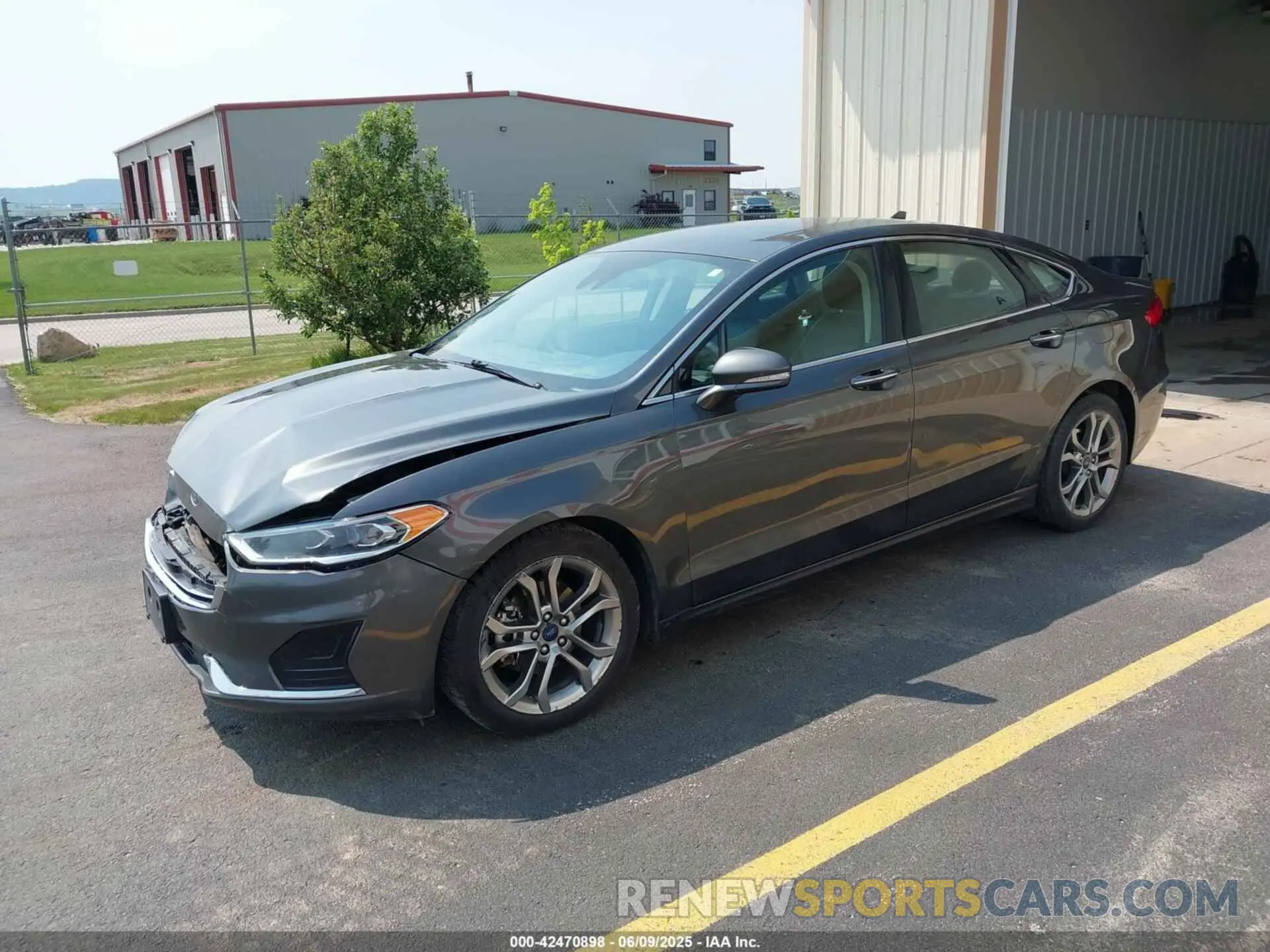 2 Photograph of a damaged car 3FA6P0CD6KR259797 FORD FUSION 2019