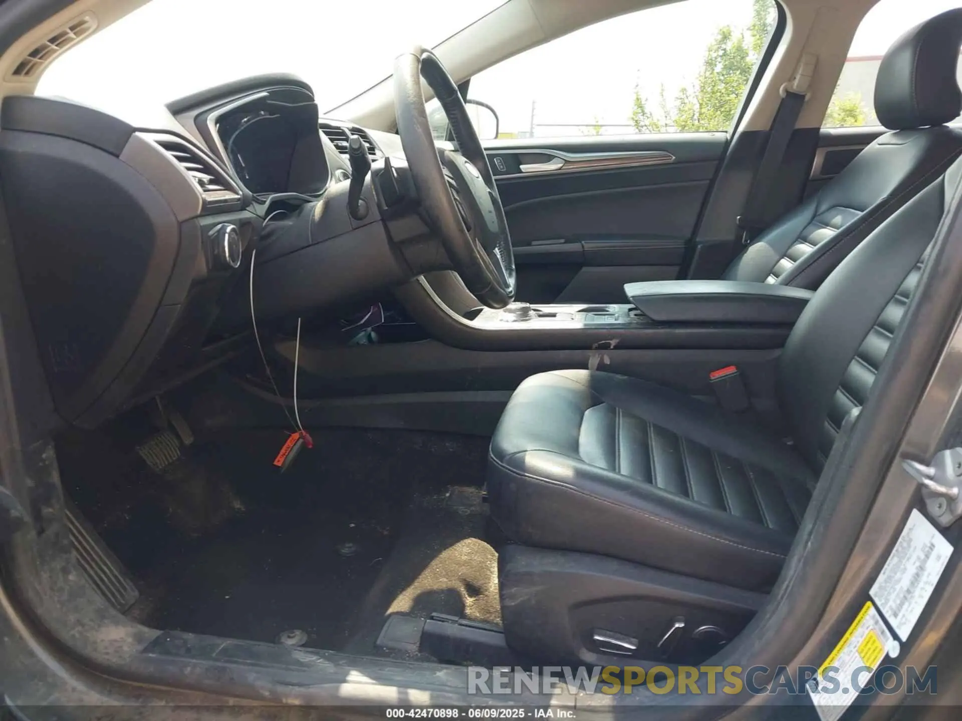 5 Photograph of a damaged car 3FA6P0CD6KR259797 FORD FUSION 2019