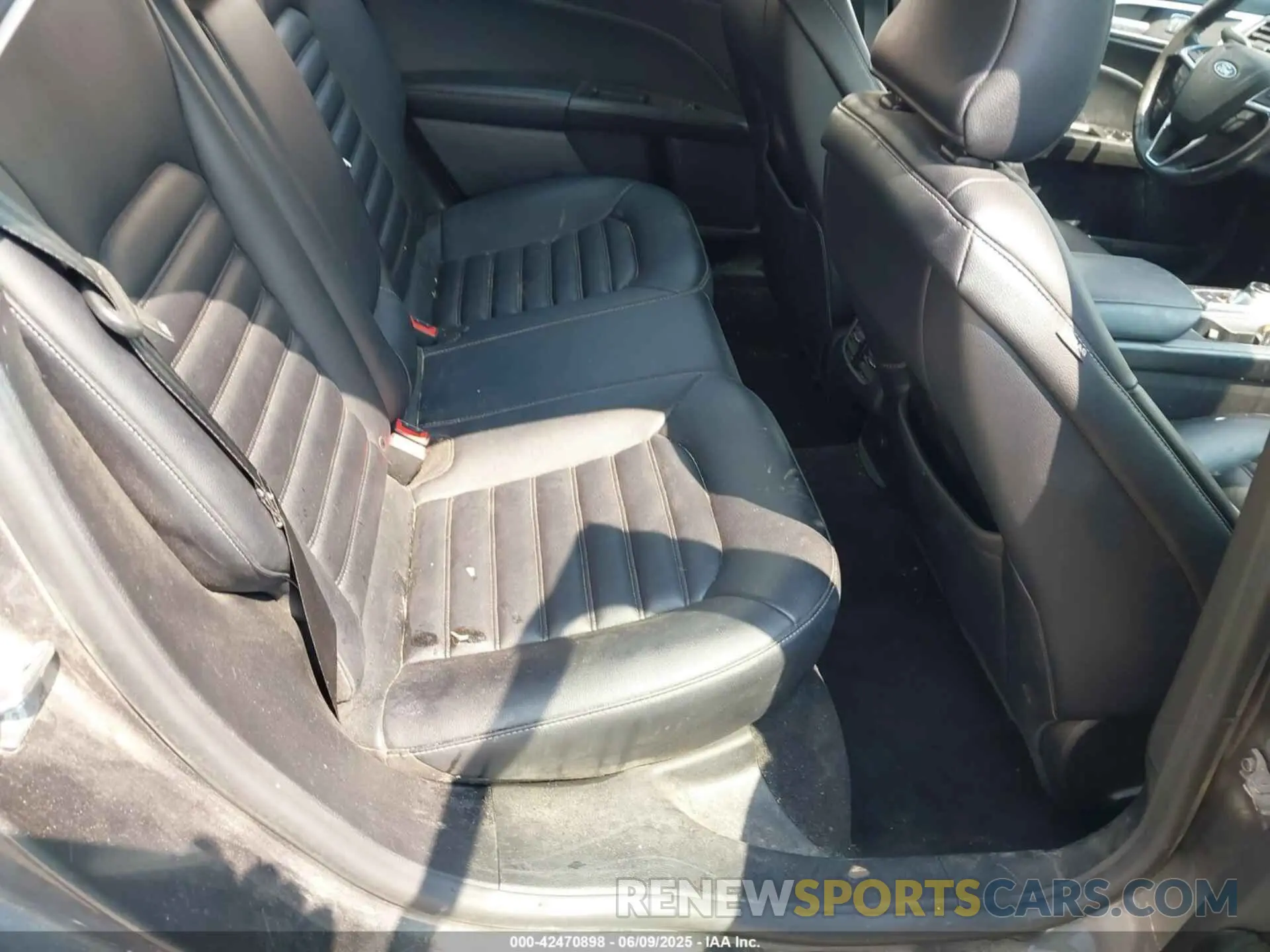 8 Photograph of a damaged car 3FA6P0CD6KR259797 FORD FUSION 2019
