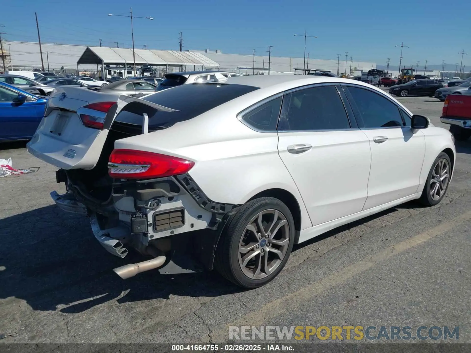 4 Photograph of a damaged car 3FA6P0CD7KR134405 FORD FUSION 2019