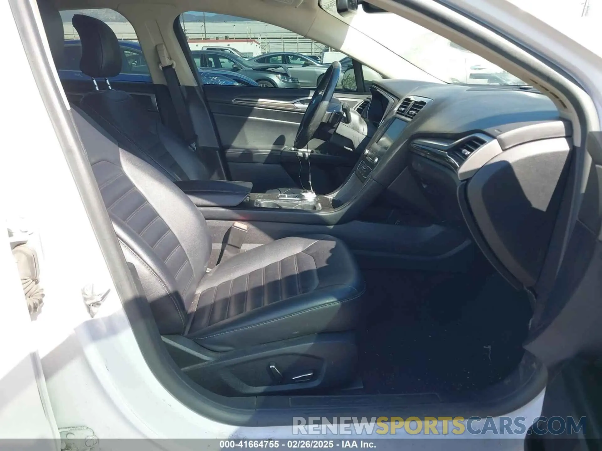 5 Photograph of a damaged car 3FA6P0CD7KR134405 FORD FUSION 2019