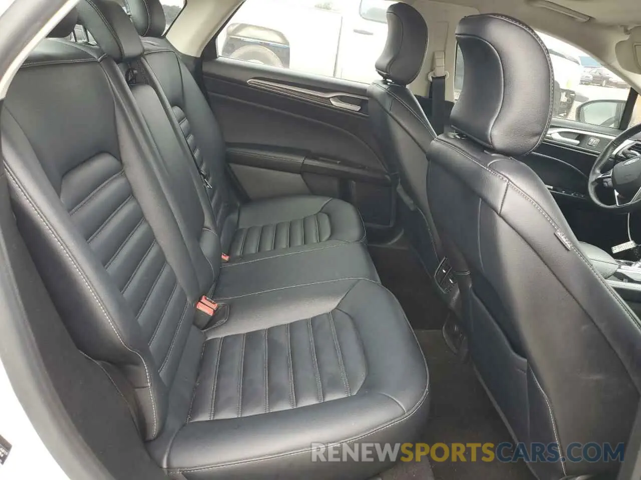 10 Photograph of a damaged car 3FA6P0CD7KR159532 FORD FUSION 2019