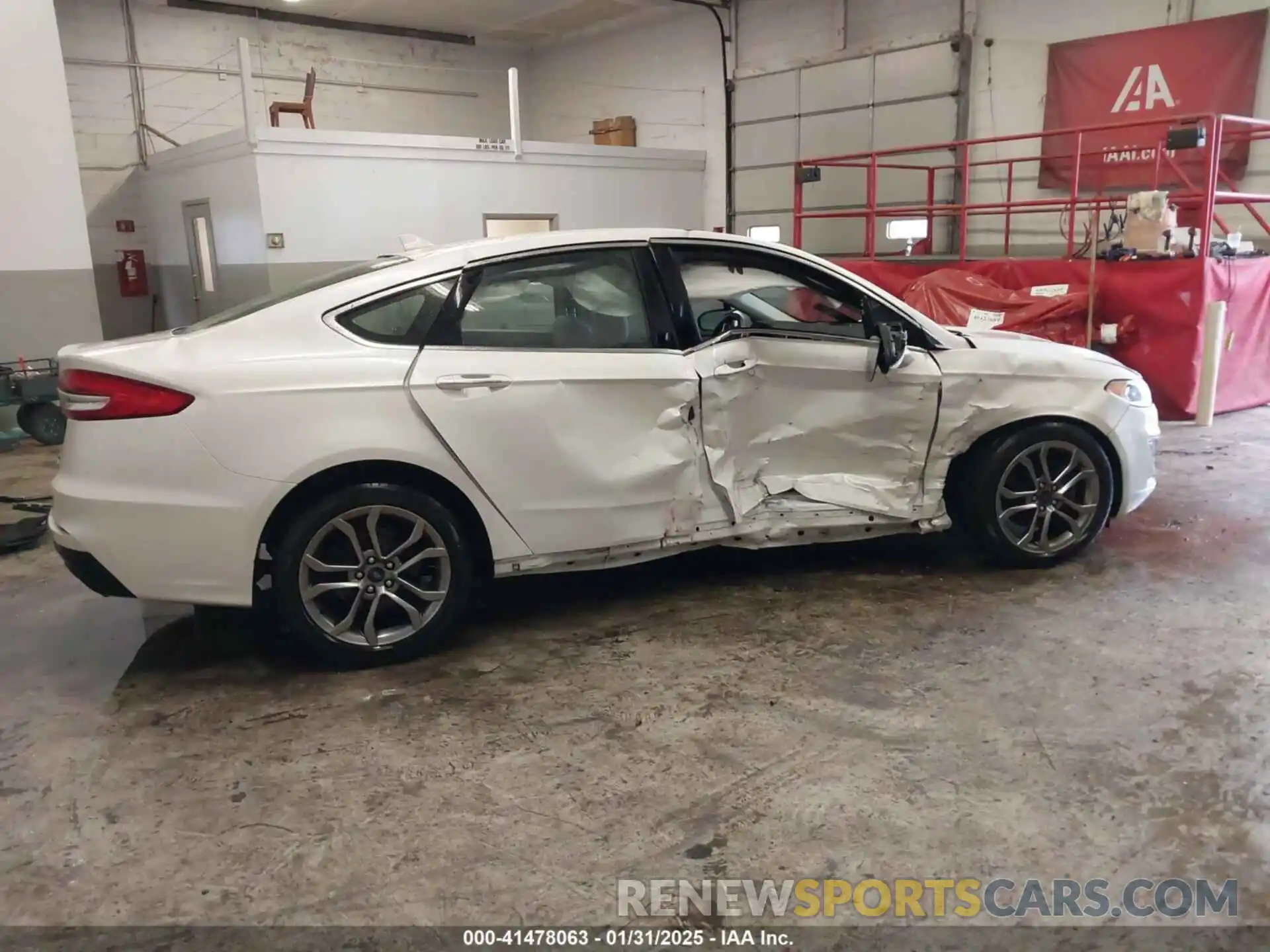 14 Photograph of a damaged car 3FA6P0CD7KR162754 FORD FUSION 2019