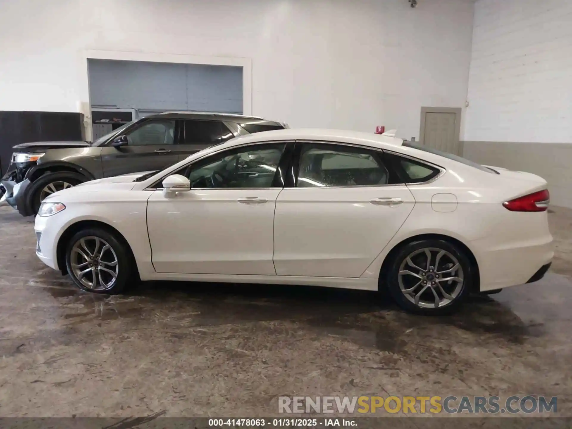 15 Photograph of a damaged car 3FA6P0CD7KR162754 FORD FUSION 2019