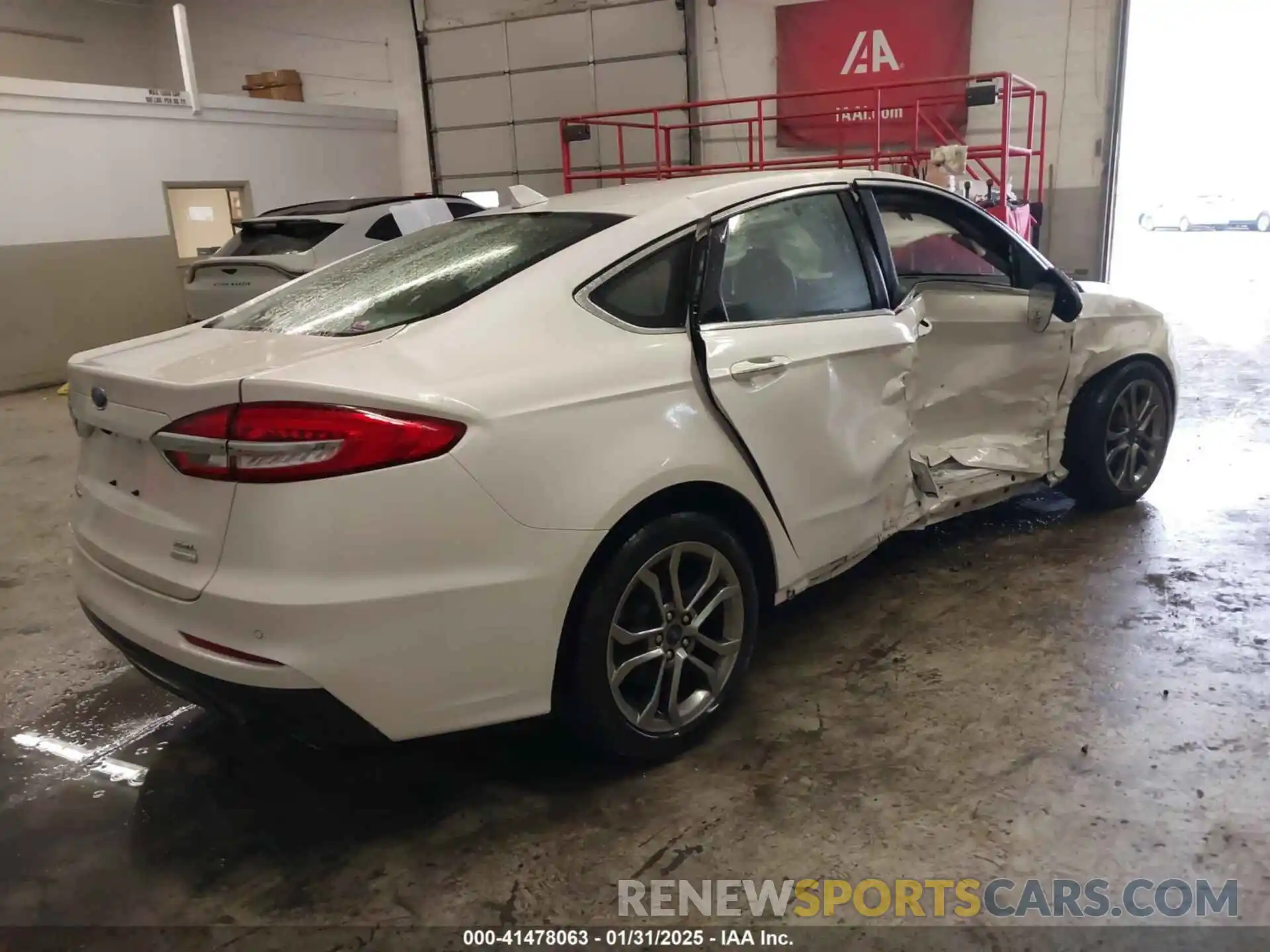 4 Photograph of a damaged car 3FA6P0CD7KR162754 FORD FUSION 2019