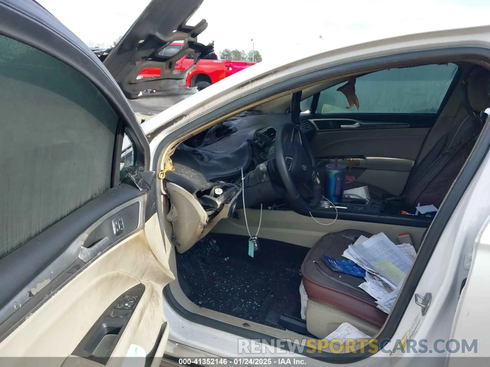 5 Photograph of a damaged car 3FA6P0CD7KR193115 FORD FUSION 2019