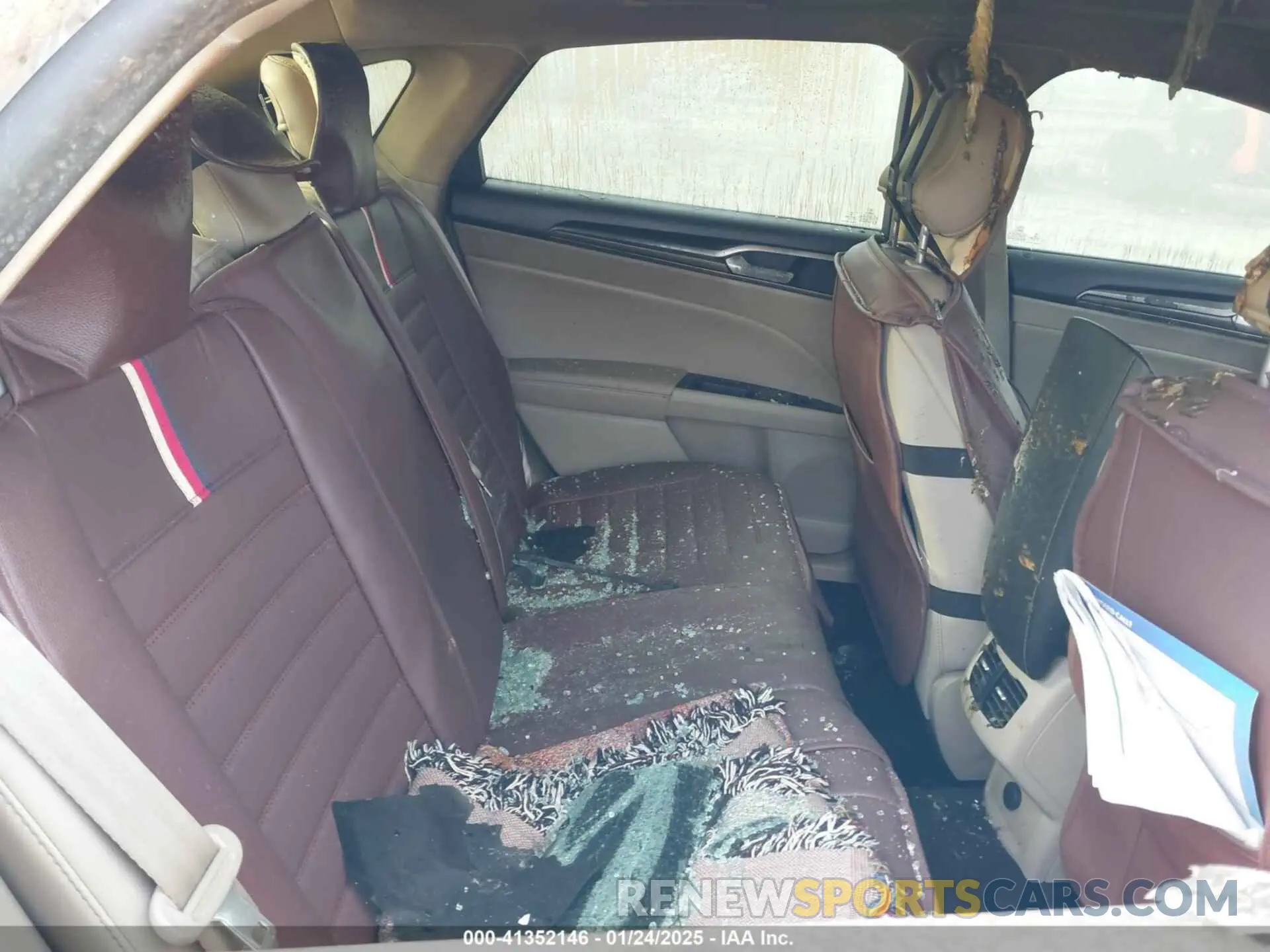 8 Photograph of a damaged car 3FA6P0CD7KR193115 FORD FUSION 2019