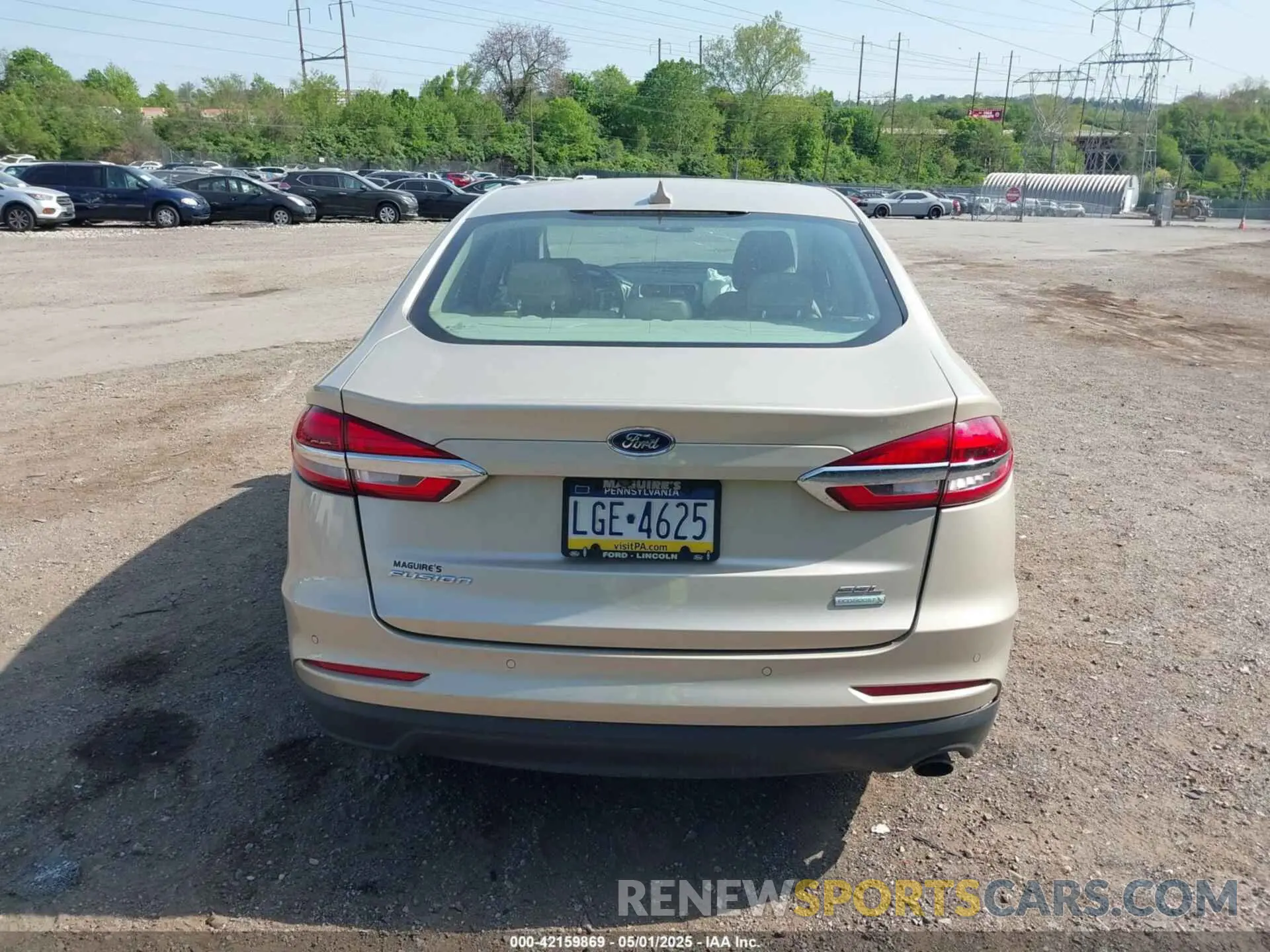 17 Photograph of a damaged car 3FA6P0CD7KR219681 FORD FUSION 2019