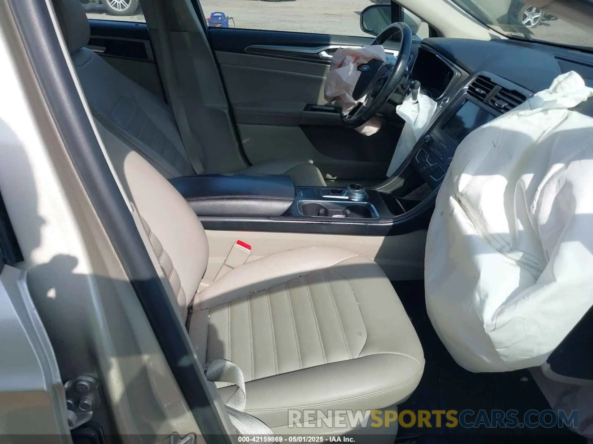 5 Photograph of a damaged car 3FA6P0CD7KR219681 FORD FUSION 2019