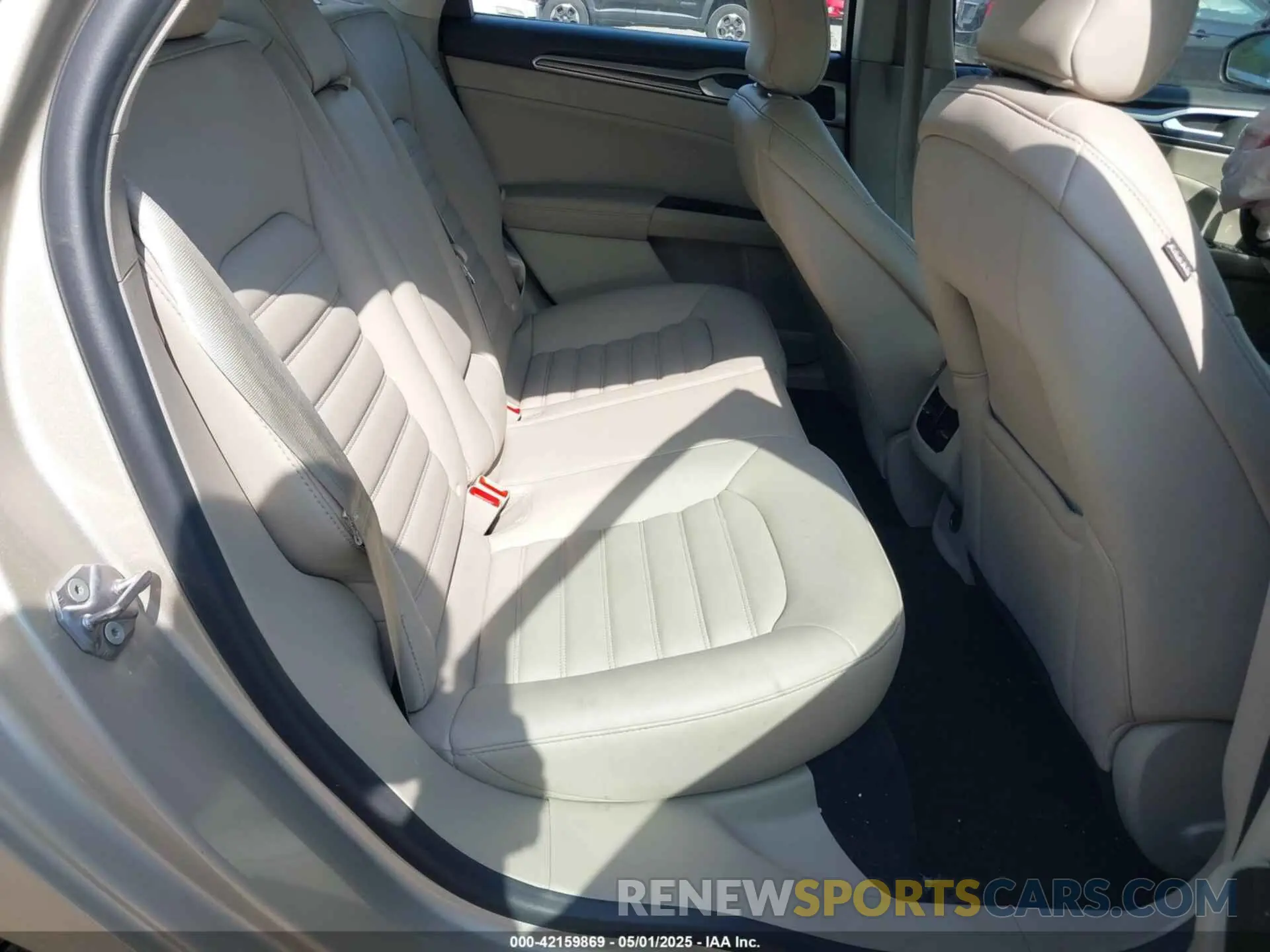 8 Photograph of a damaged car 3FA6P0CD7KR219681 FORD FUSION 2019