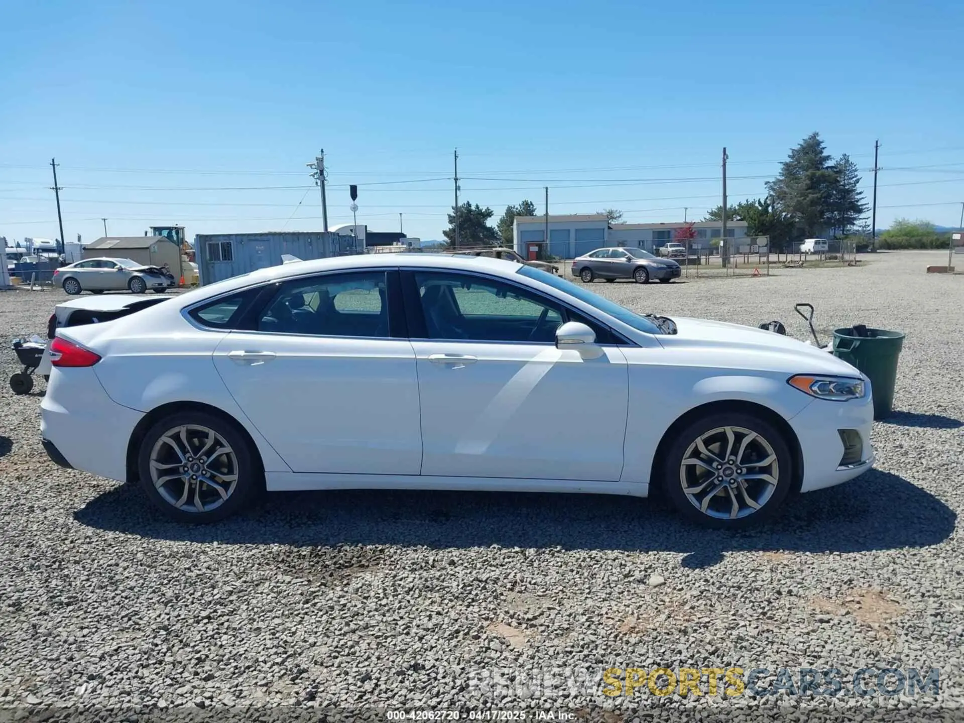 13 Photograph of a damaged car 3FA6P0CD7KR233726 FORD FUSION 2019