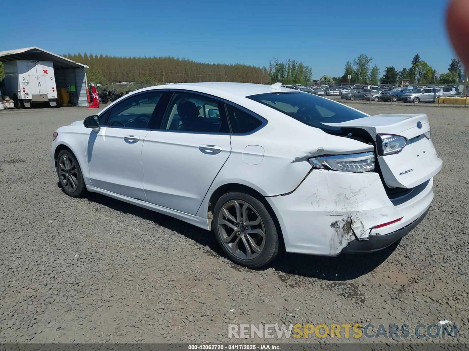 3 Photograph of a damaged car 3FA6P0CD7KR233726 FORD FUSION 2019