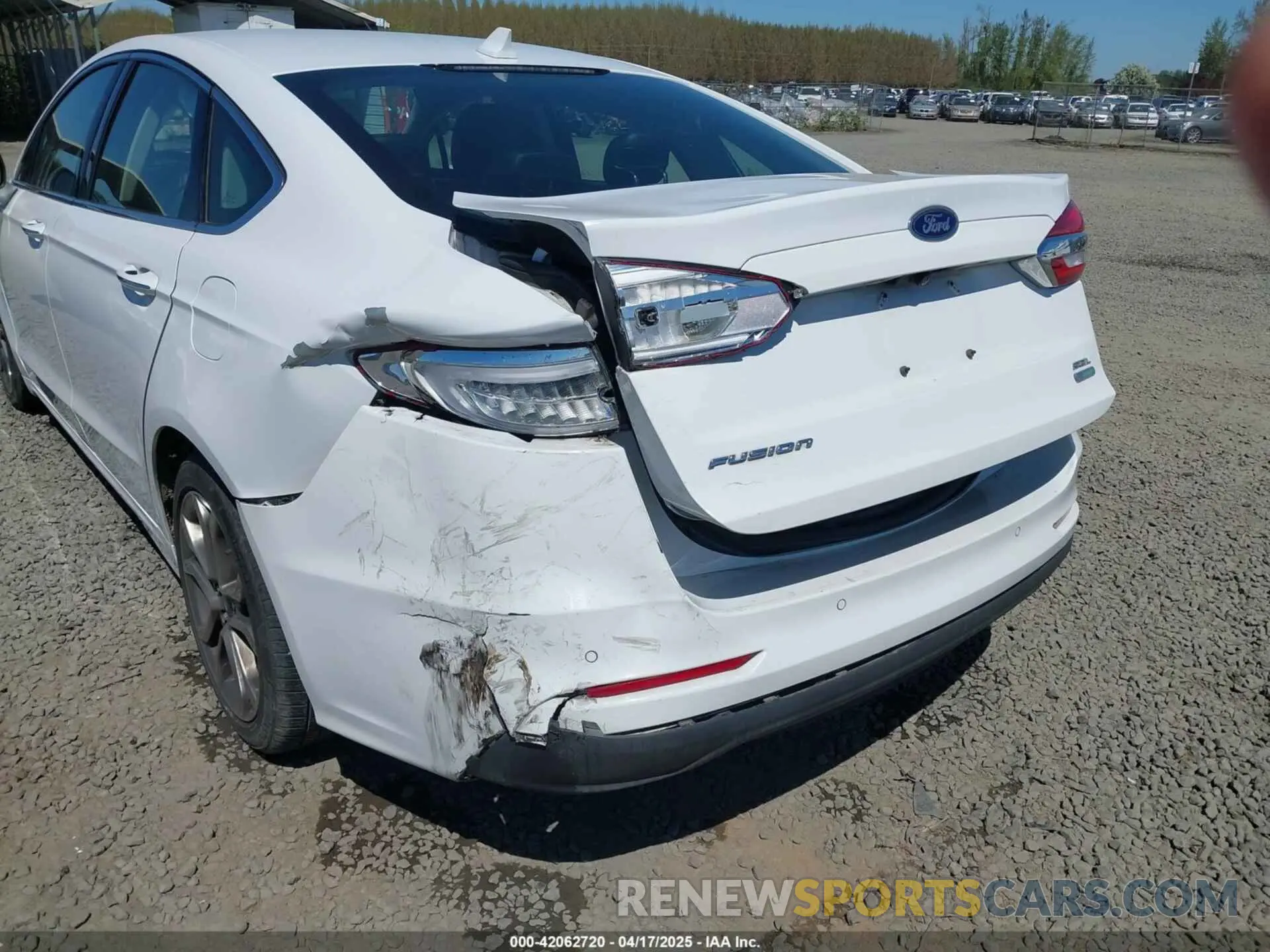 6 Photograph of a damaged car 3FA6P0CD7KR233726 FORD FUSION 2019