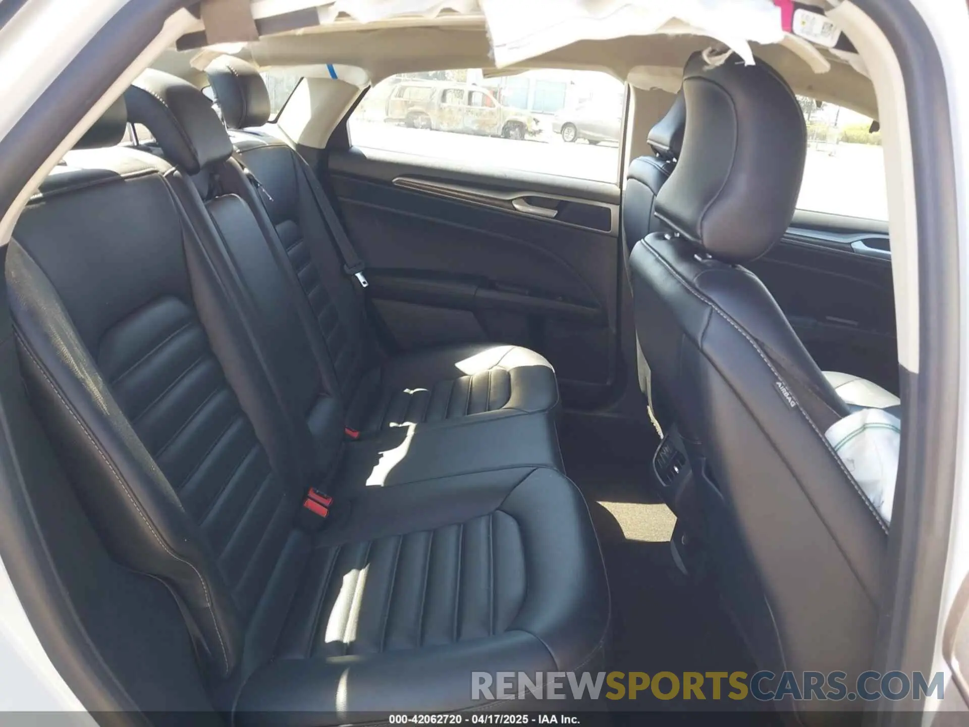 8 Photograph of a damaged car 3FA6P0CD7KR233726 FORD FUSION 2019