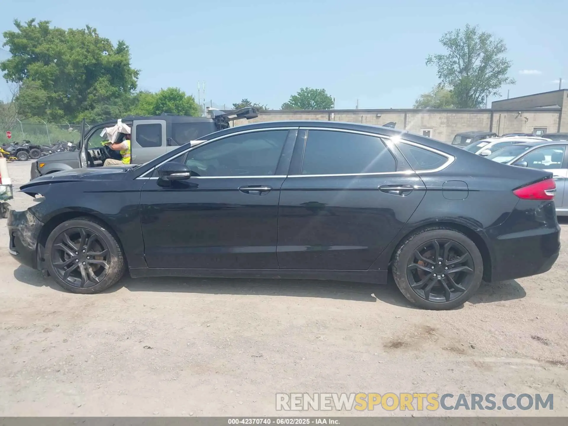 14 Photograph of a damaged car 3FA6P0CD8KR181748 FORD FUSION 2019
