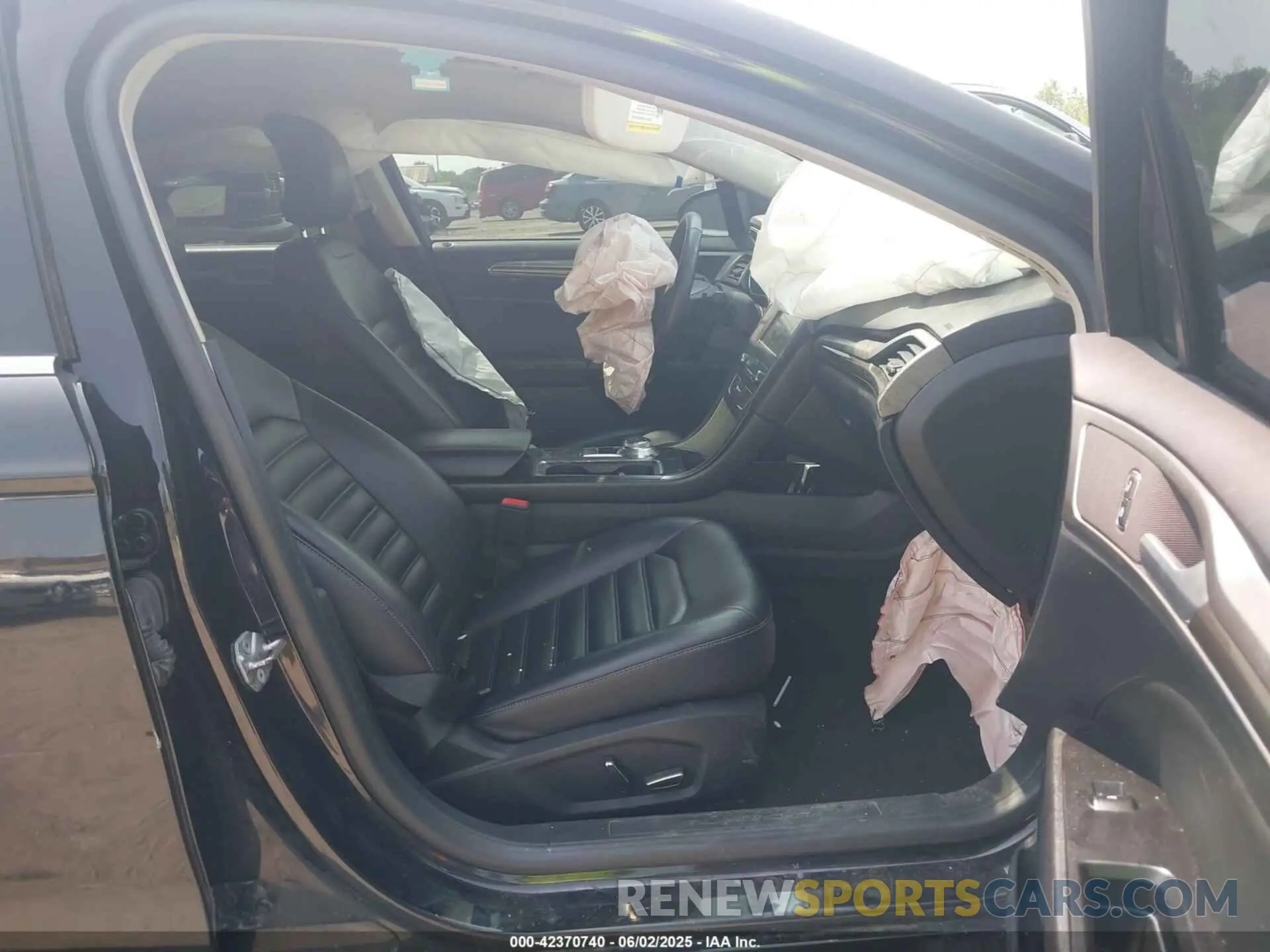 5 Photograph of a damaged car 3FA6P0CD8KR181748 FORD FUSION 2019