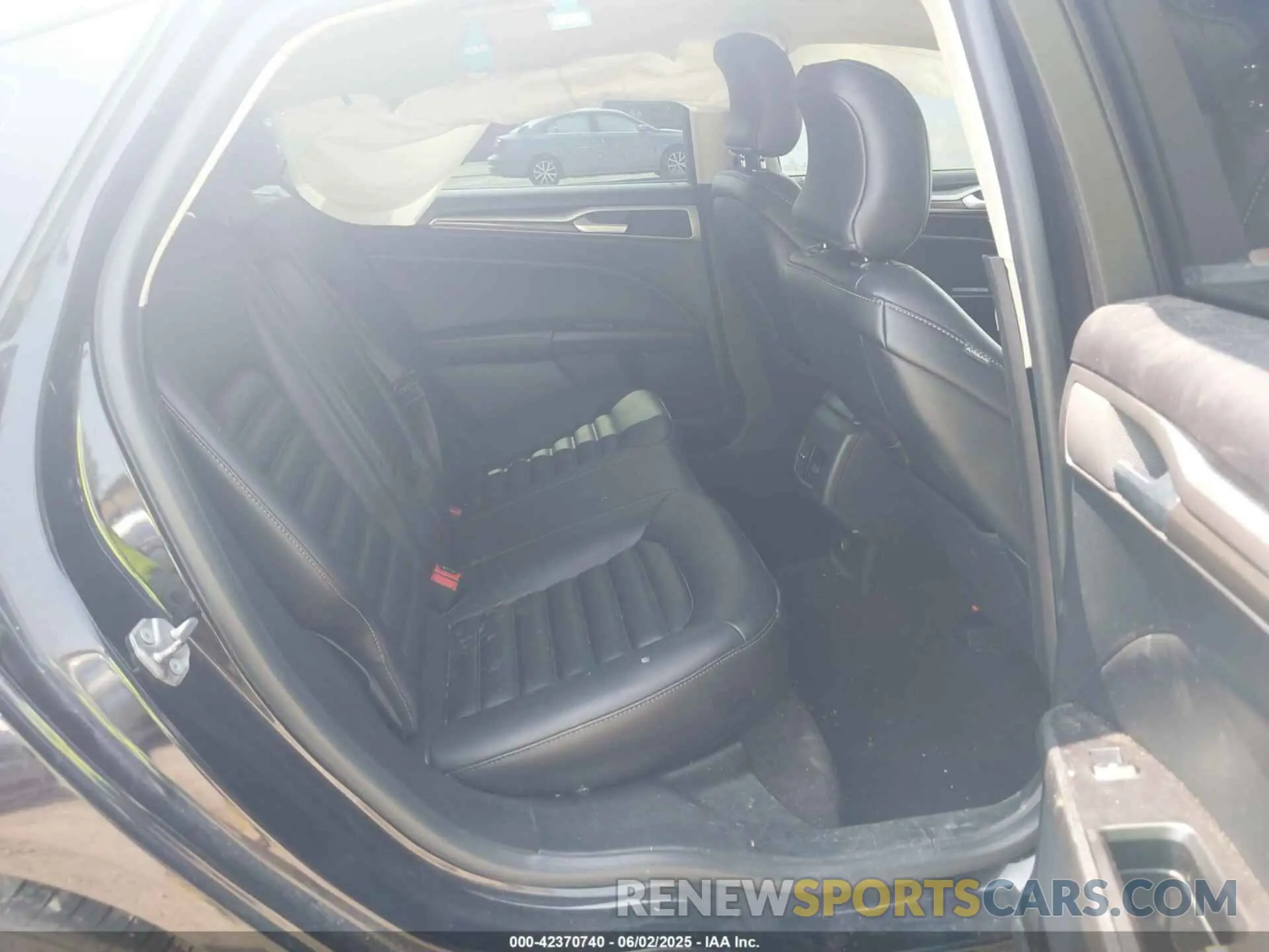 8 Photograph of a damaged car 3FA6P0CD8KR181748 FORD FUSION 2019