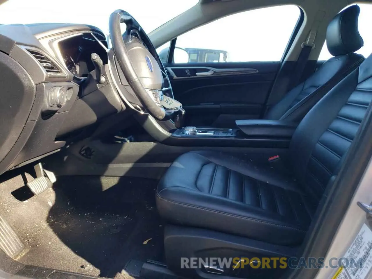 7 Photograph of a damaged car 3FA6P0CD8KR238434 FORD FUSION 2019