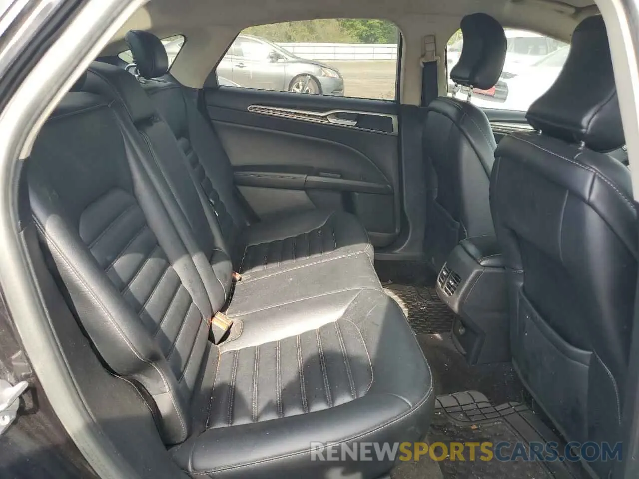 10 Photograph of a damaged car 3FA6P0CD9KR109778 FORD FUSION 2019