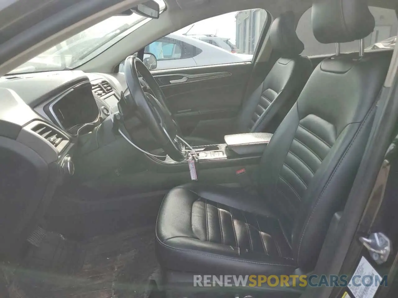 7 Photograph of a damaged car 3FA6P0CD9KR109778 FORD FUSION 2019