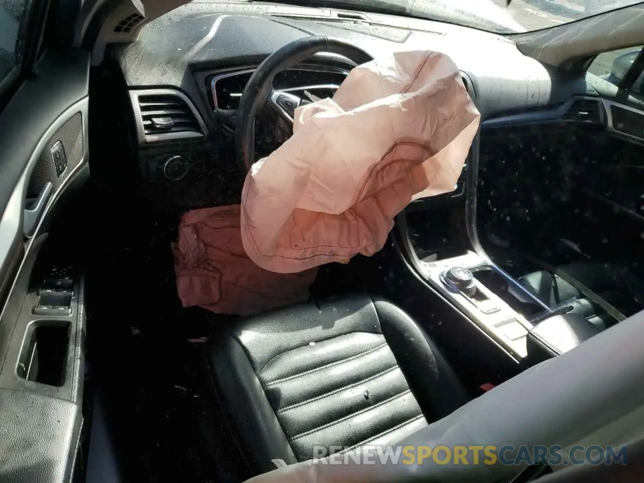 8 Photograph of a damaged car 3FA6P0CD9KR117203 FORD FUSION 2019