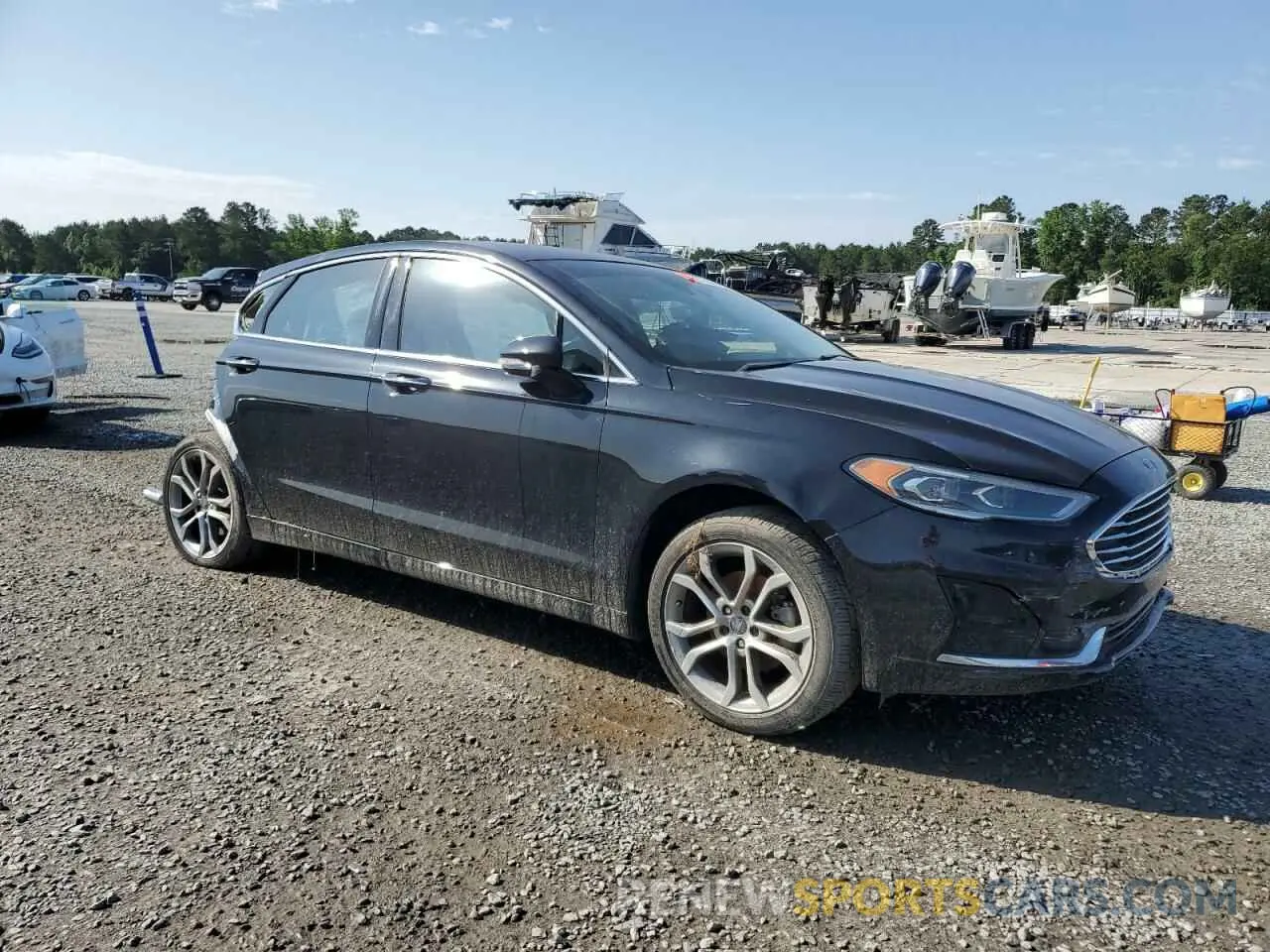 4 Photograph of a damaged car 3FA6P0CD9KR138486 FORD FUSION 2019