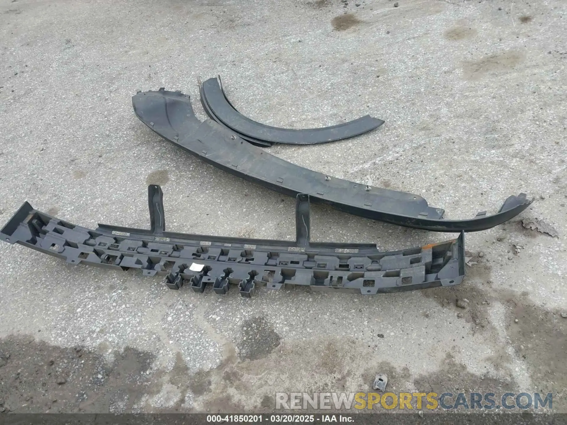 12 Photograph of a damaged car 3FA6P0CD9KR237633 FORD FUSION 2019