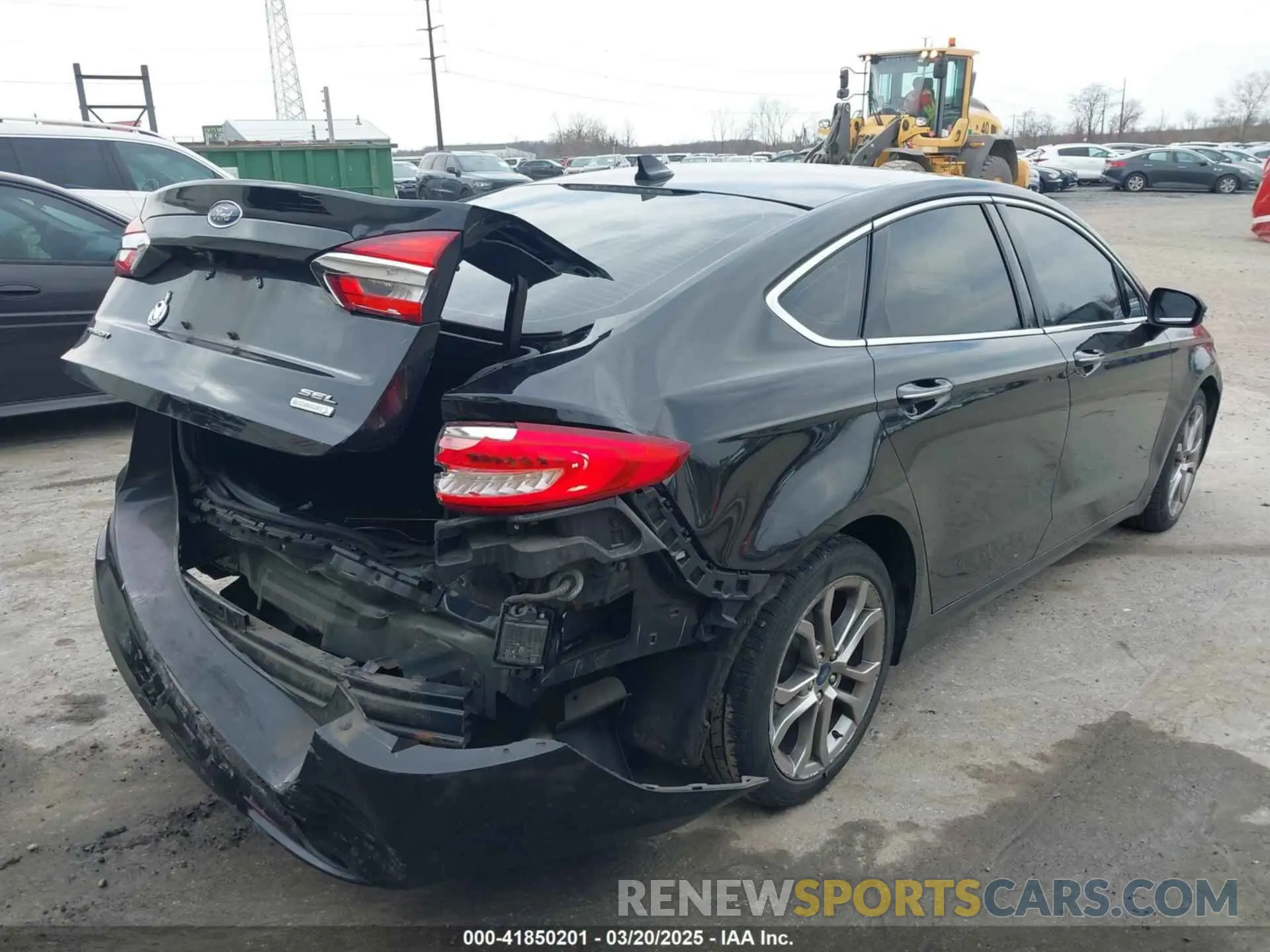 4 Photograph of a damaged car 3FA6P0CD9KR237633 FORD FUSION 2019