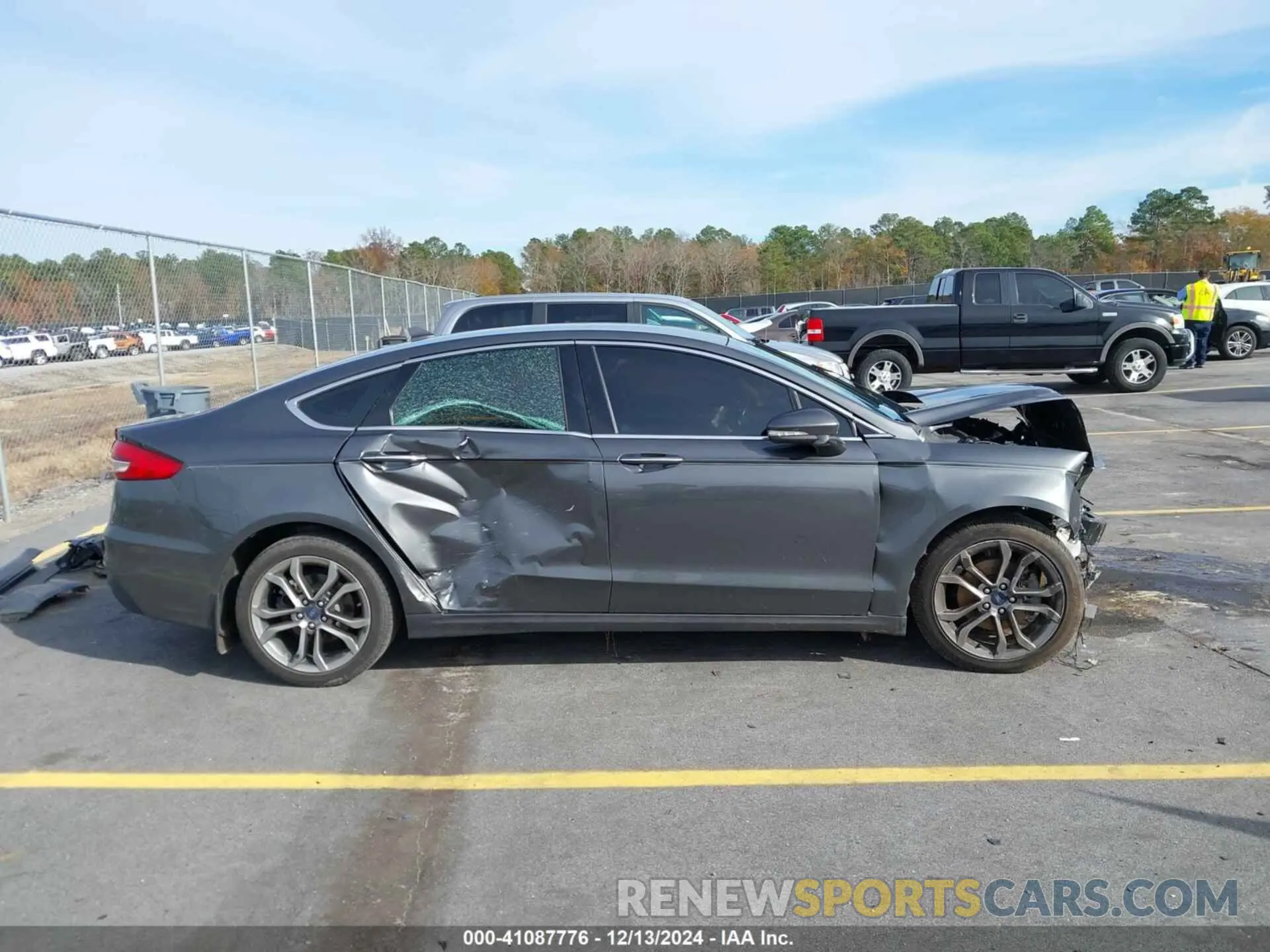 12 Photograph of a damaged car 3FA6P0CD9KR252892 FORD FUSION 2019
