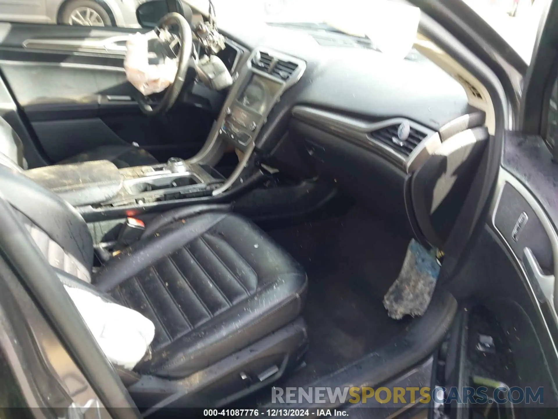 5 Photograph of a damaged car 3FA6P0CD9KR252892 FORD FUSION 2019