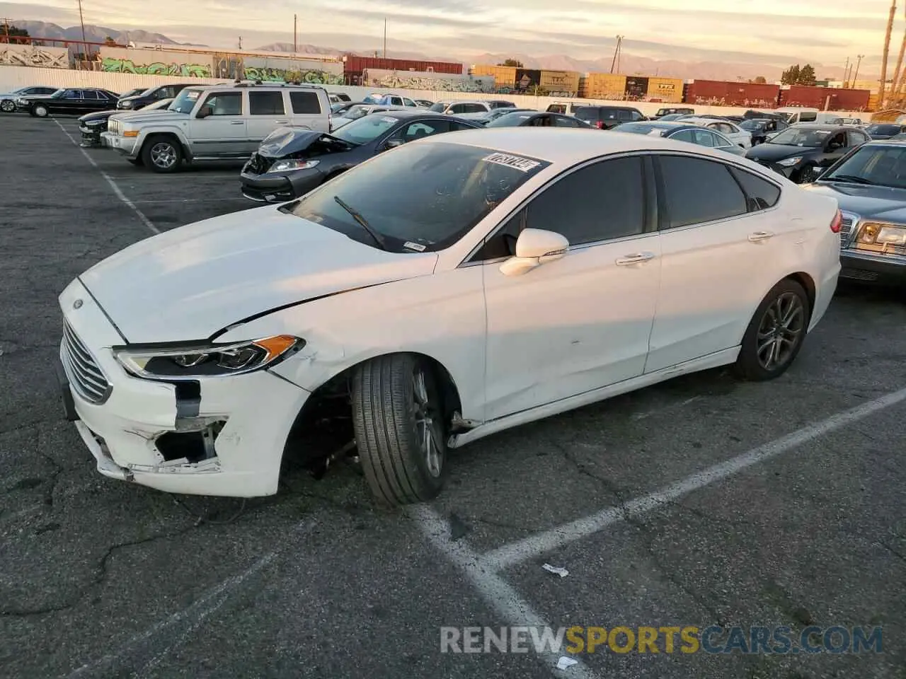 1 Photograph of a damaged car 3FA6P0CD9KR260085 FORD FUSION 2019