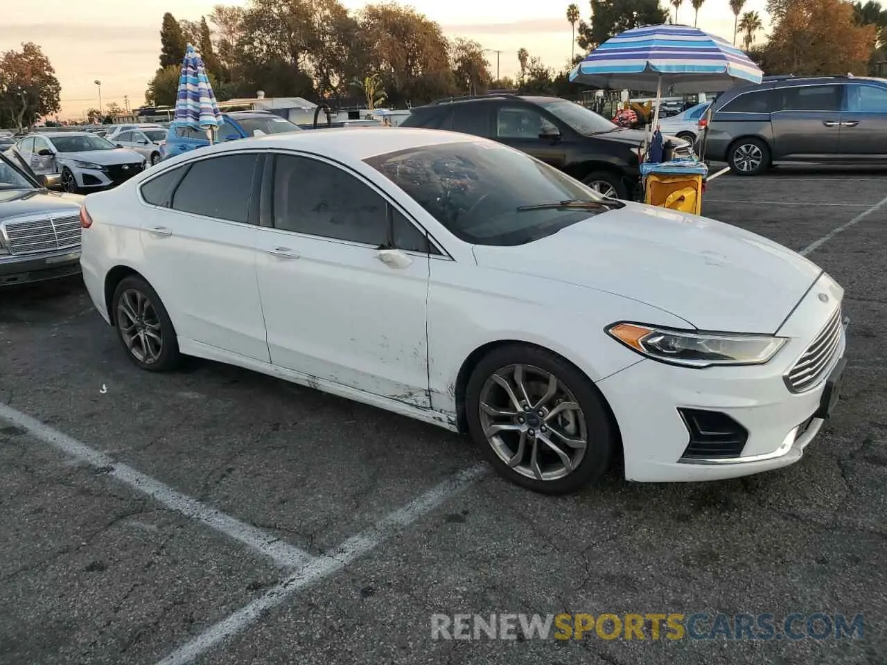 4 Photograph of a damaged car 3FA6P0CD9KR260085 FORD FUSION 2019