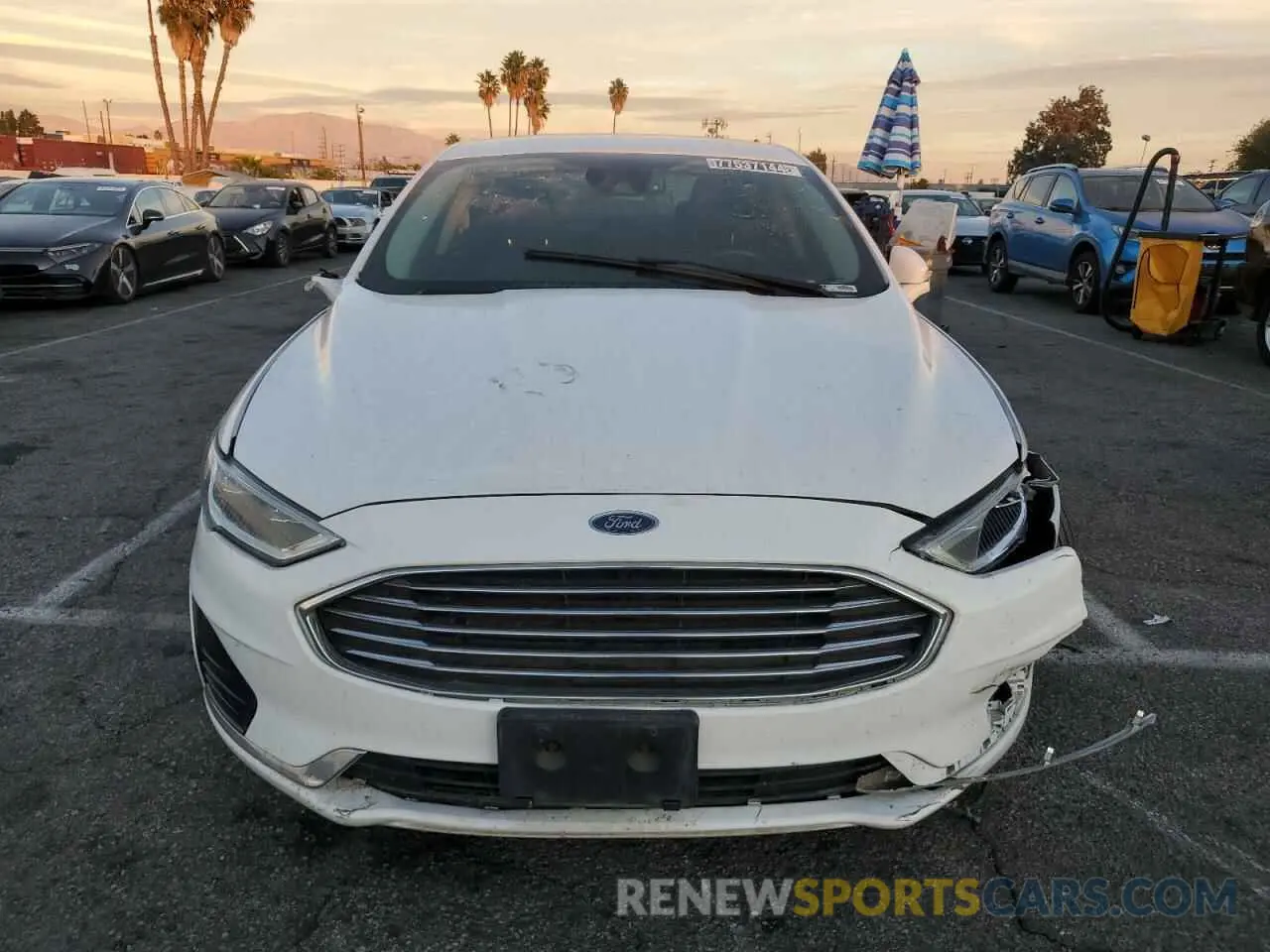 5 Photograph of a damaged car 3FA6P0CD9KR260085 FORD FUSION 2019