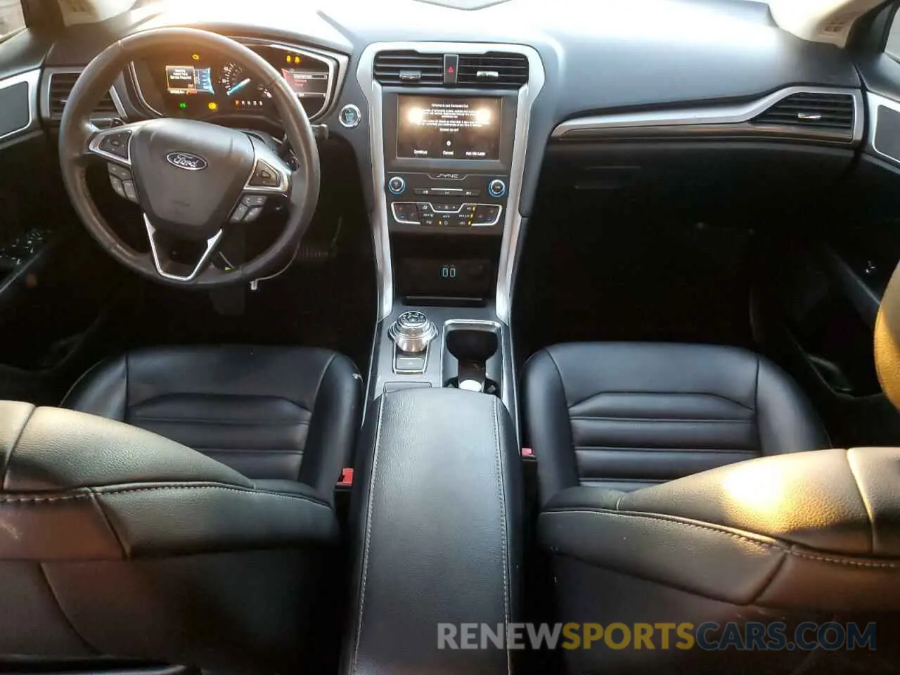 8 Photograph of a damaged car 3FA6P0CD9KR260085 FORD FUSION 2019