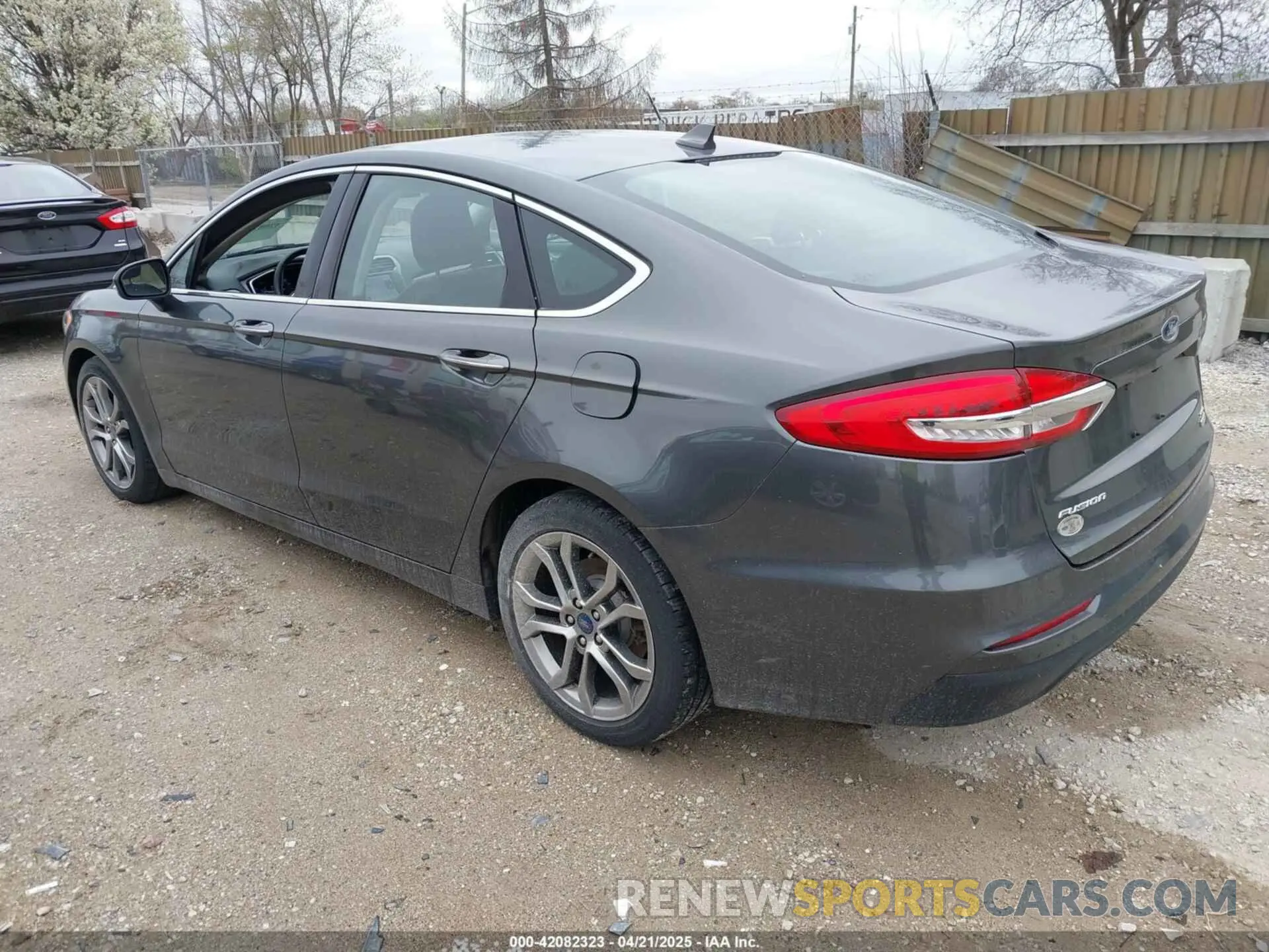 3 Photograph of a damaged car 3FA6P0CDXKR129411 FORD FUSION 2019