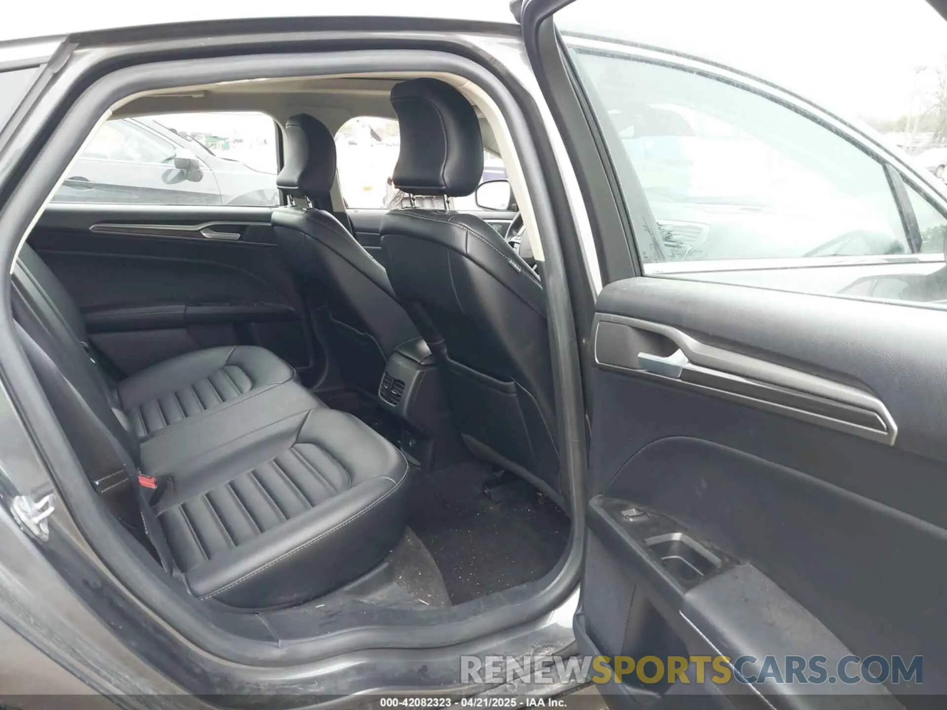 8 Photograph of a damaged car 3FA6P0CDXKR129411 FORD FUSION 2019