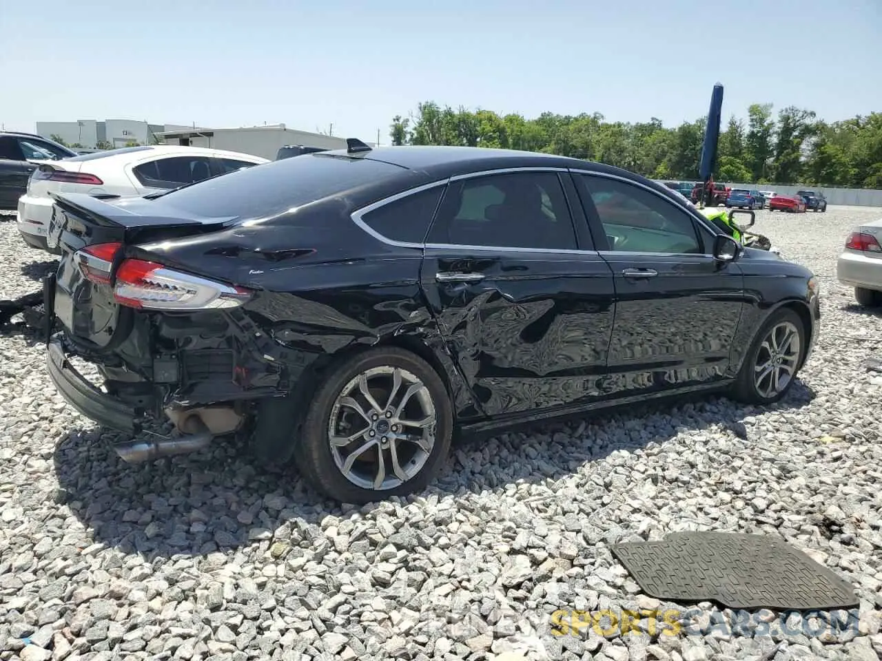 3 Photograph of a damaged car 3FA6P0CDXKR162232 FORD FUSION 2019