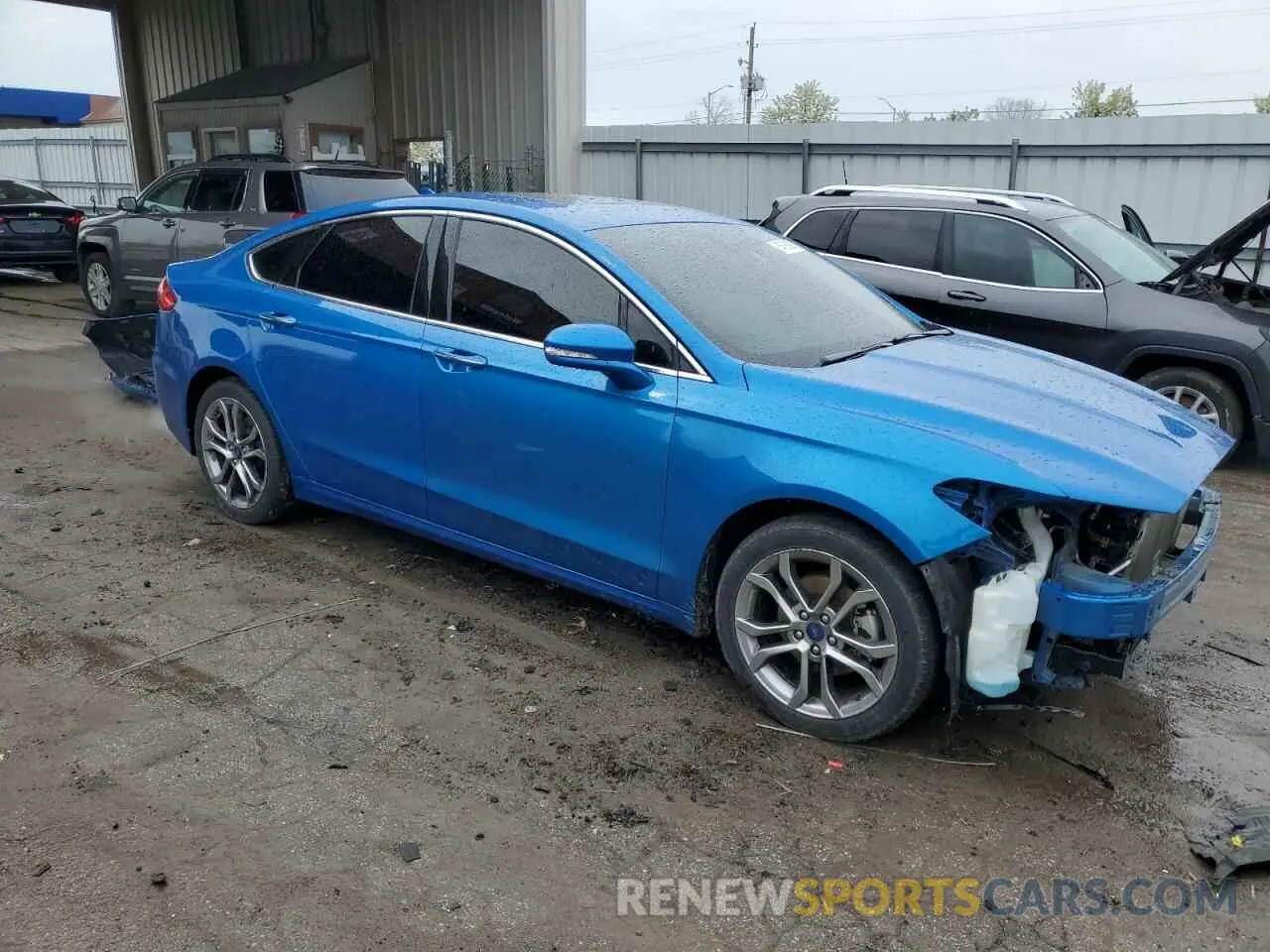 4 Photograph of a damaged car 3FA6P0CDXKR253422 FORD FUSION 2019