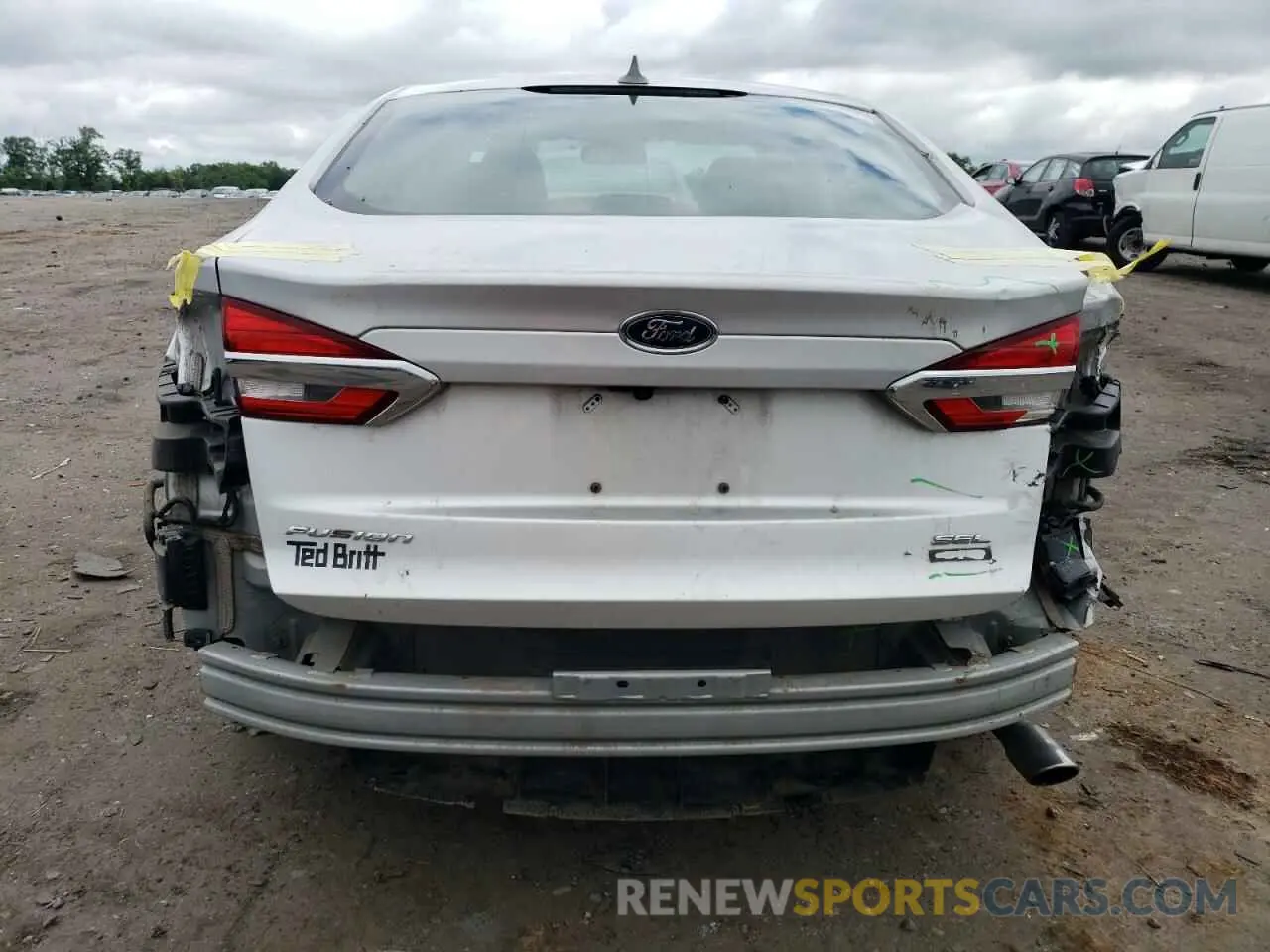 6 Photograph of a damaged car 3FA6P0CDXKR260208 FORD FUSION 2019