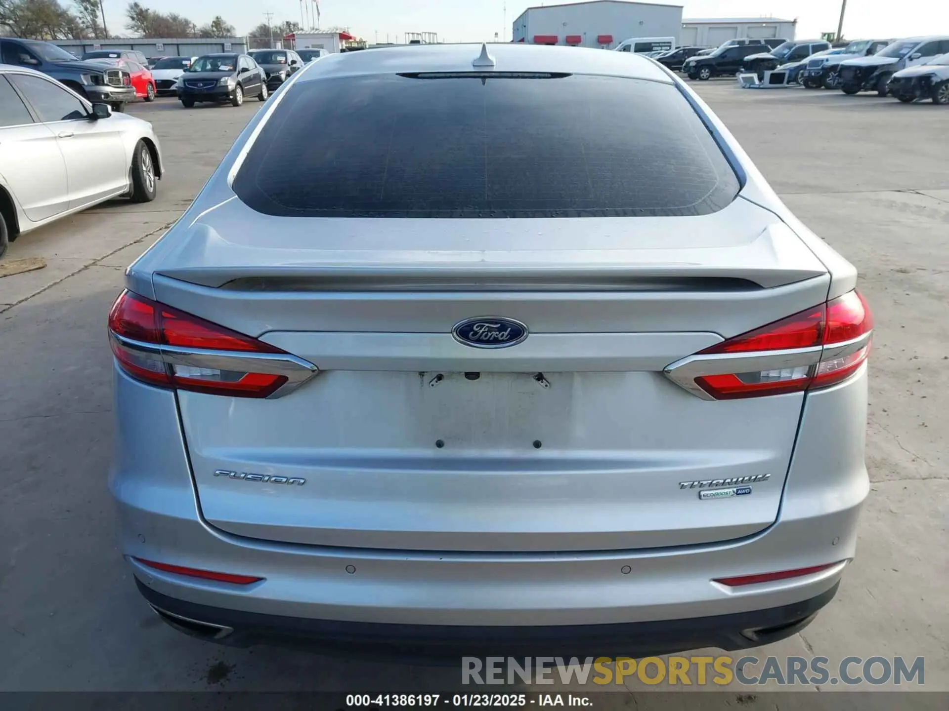 17 Photograph of a damaged car 3FA6P0D90KR225638 FORD FUSION 2019
