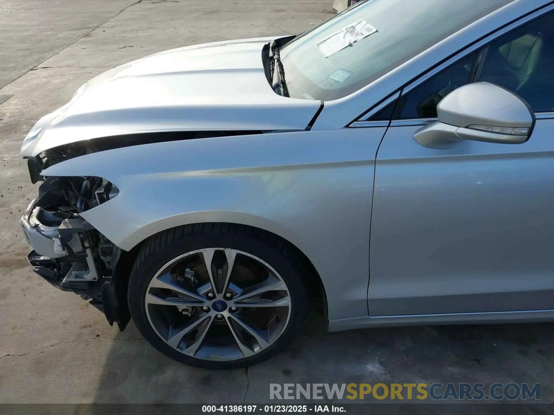 18 Photograph of a damaged car 3FA6P0D90KR225638 FORD FUSION 2019