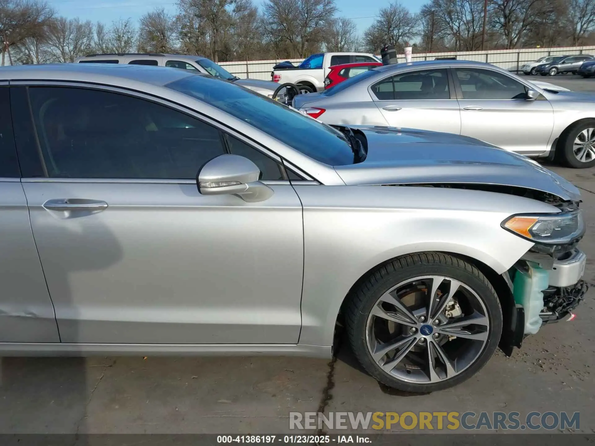 19 Photograph of a damaged car 3FA6P0D90KR225638 FORD FUSION 2019