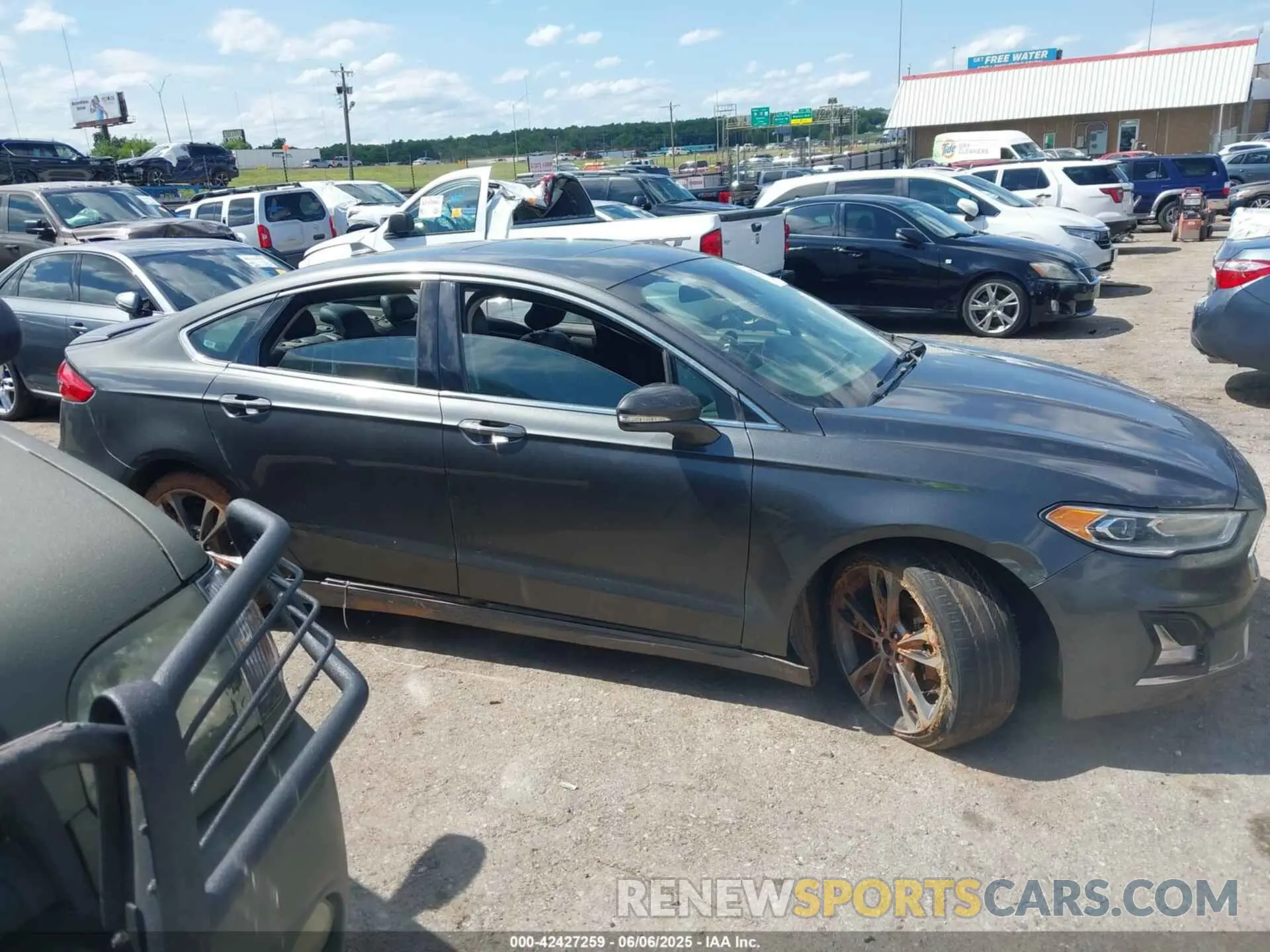 13 Photograph of a damaged car 3FA6P0D91KR256445 FORD FUSION 2019