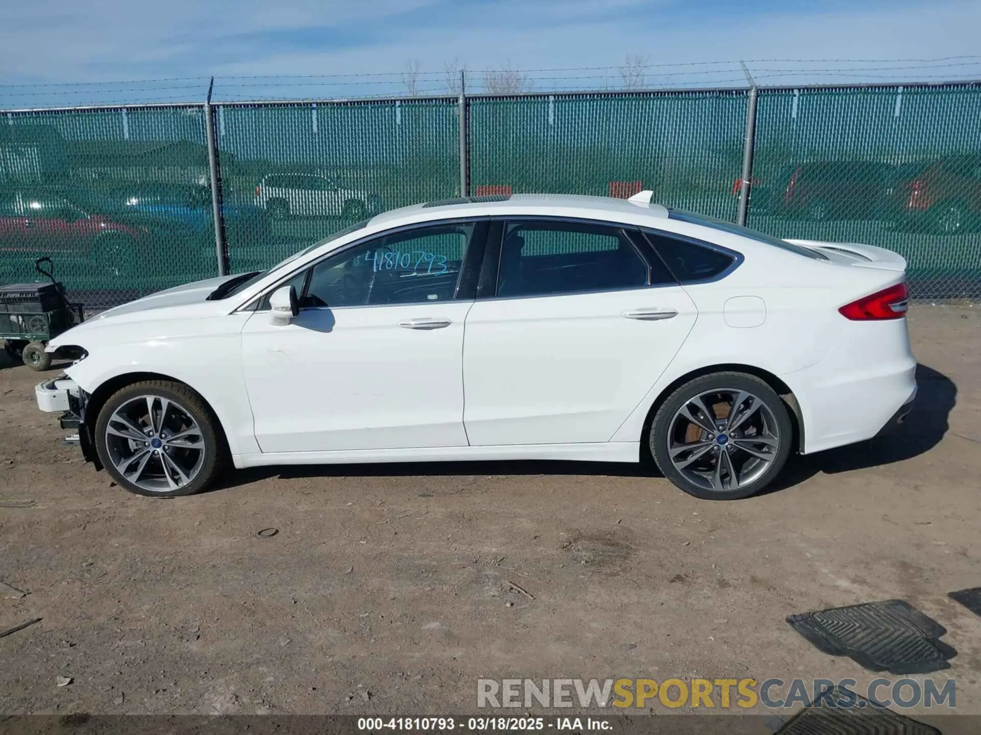 14 Photograph of a damaged car 3FA6P0D92KR106134 FORD FUSION 2019