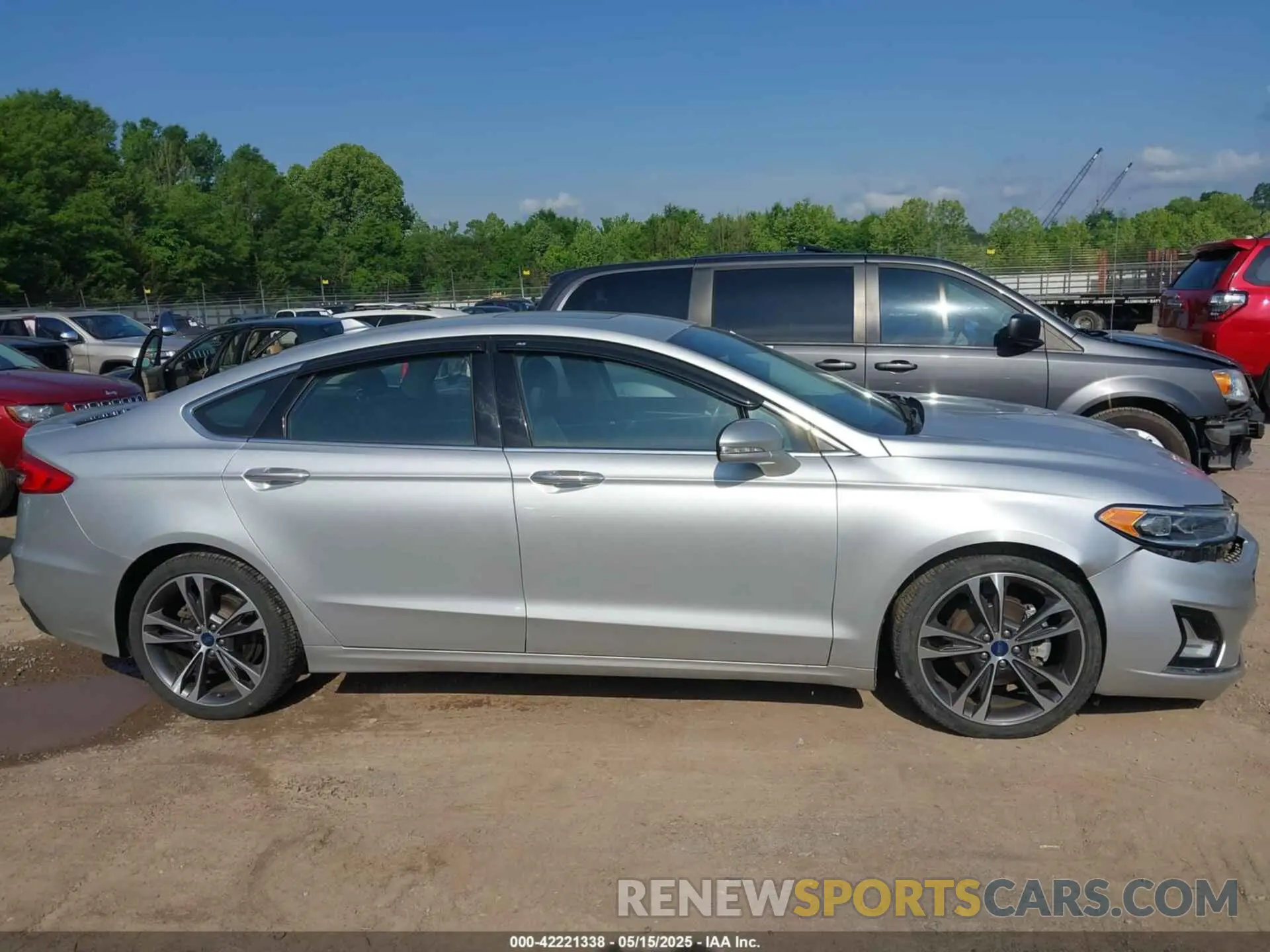 13 Photograph of a damaged car 3FA6P0D92KR184848 FORD FUSION 2019
