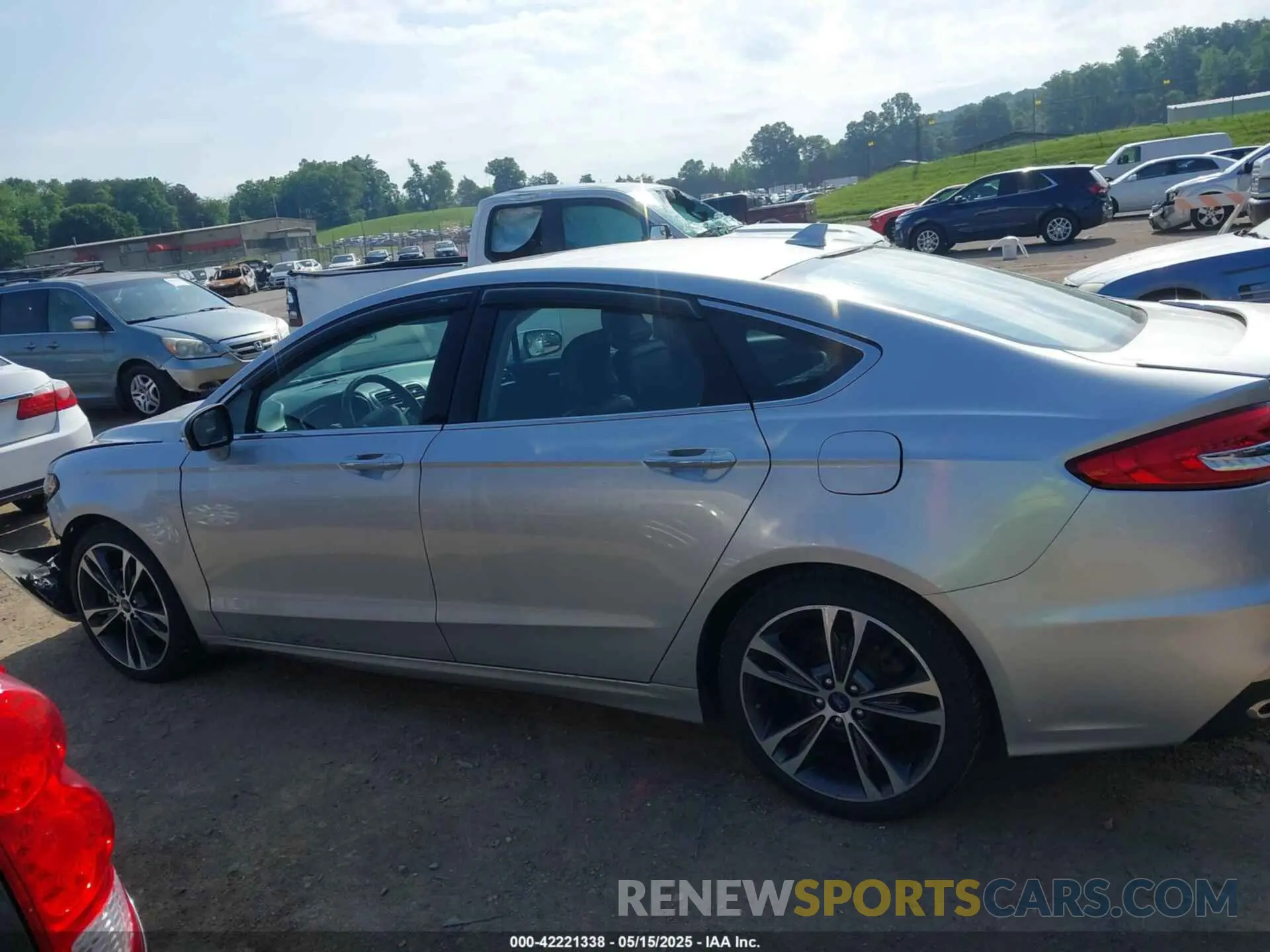 14 Photograph of a damaged car 3FA6P0D92KR184848 FORD FUSION 2019