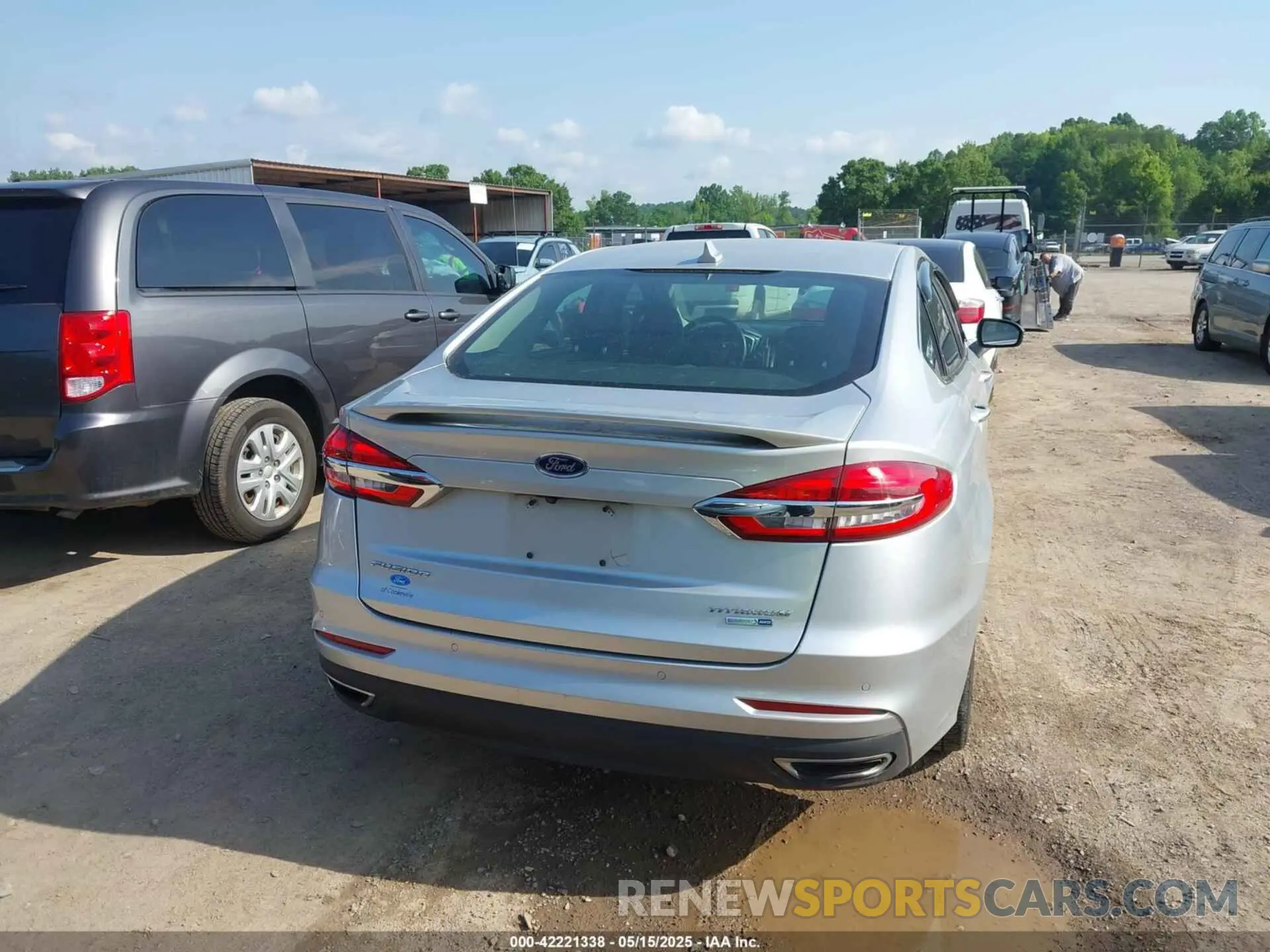 16 Photograph of a damaged car 3FA6P0D92KR184848 FORD FUSION 2019
