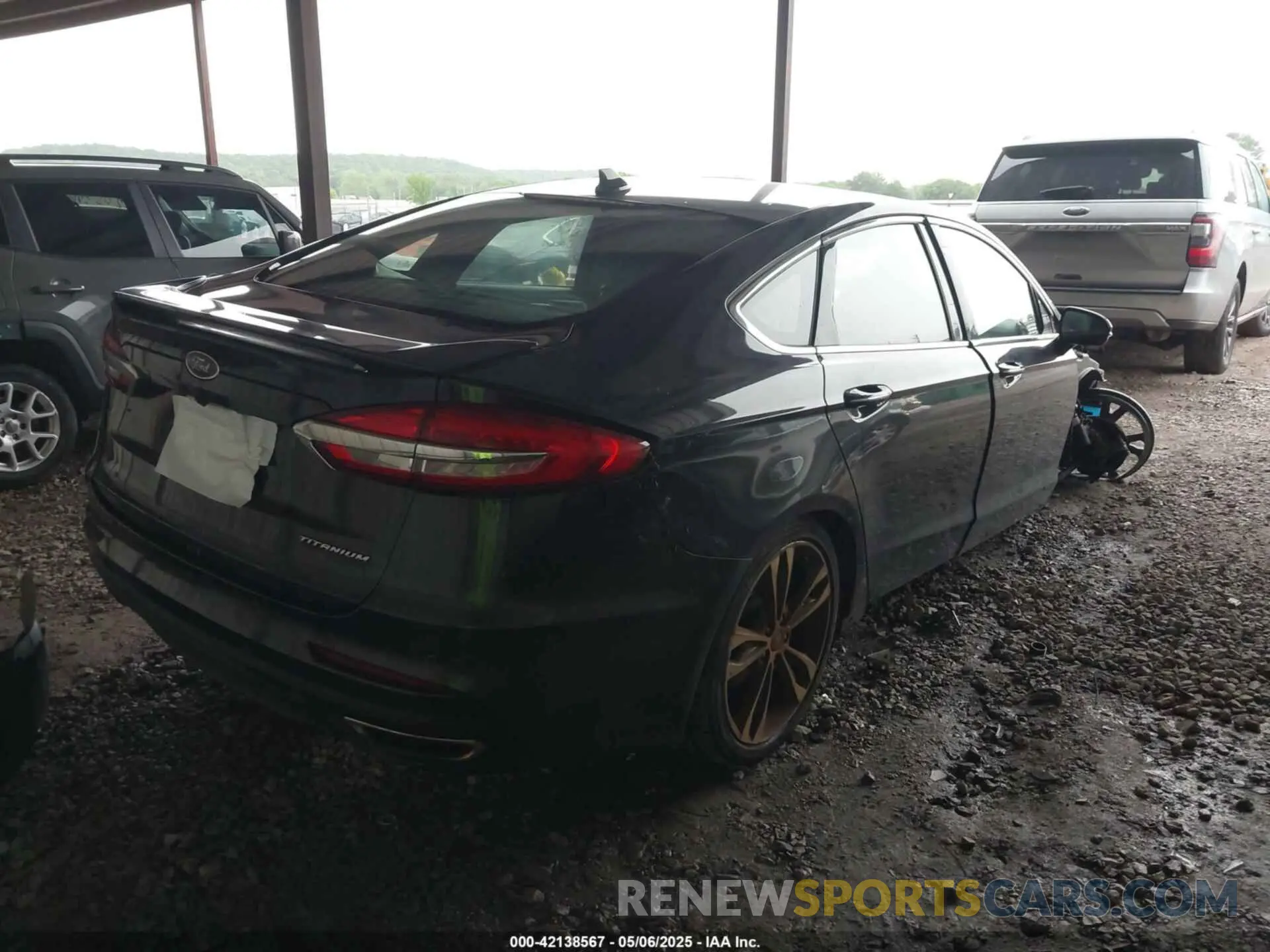 4 Photograph of a damaged car 3FA6P0D92KR220408 FORD FUSION 2019